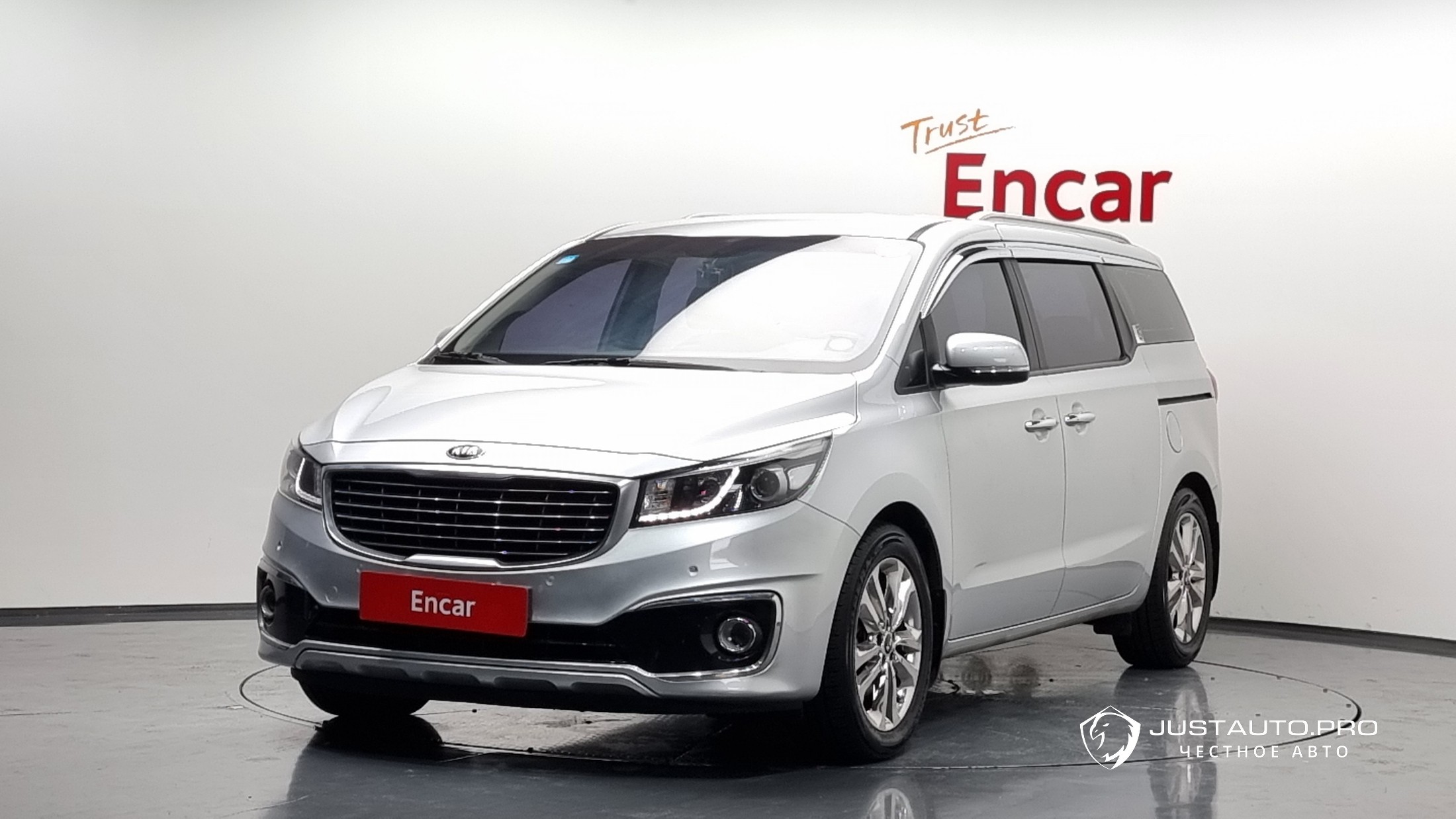 Автомобиль Kia Canival