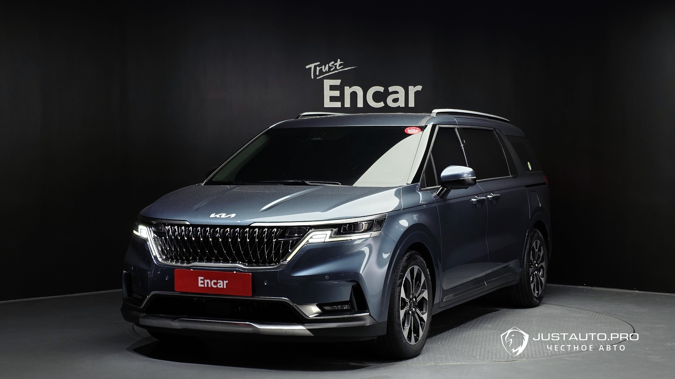 Автомобиль Kia Canival