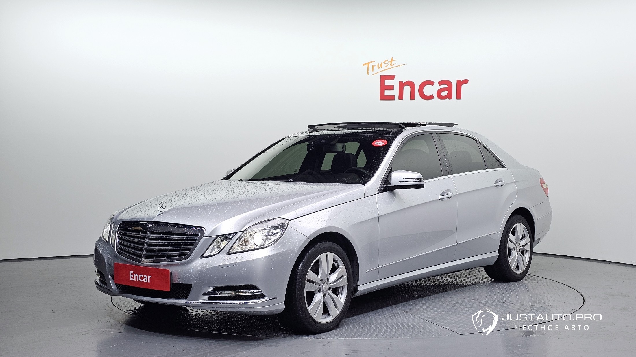 Автомобиль Mercedes-Benz E-Class