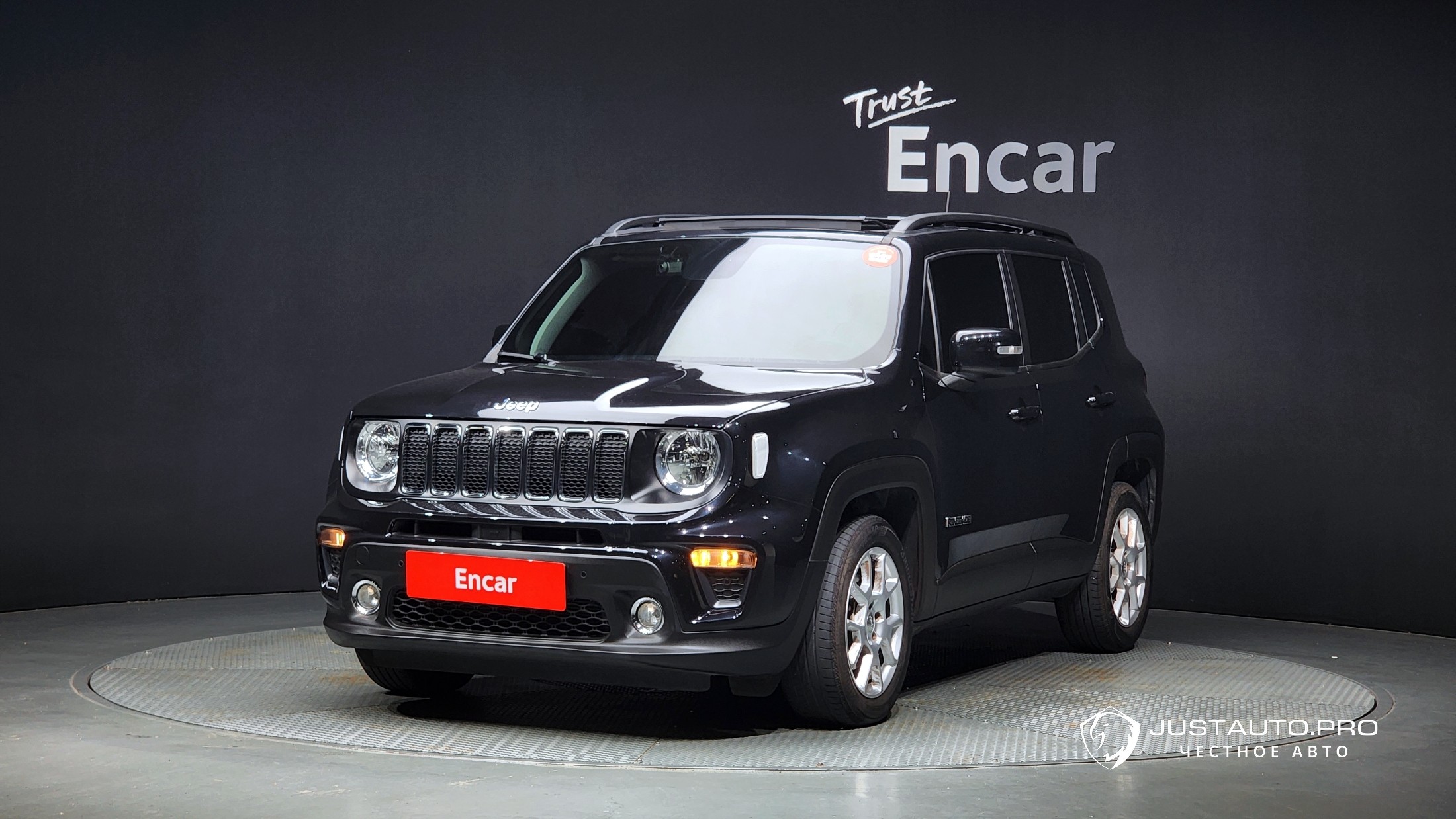 Автомобиль Jeep Renegade
