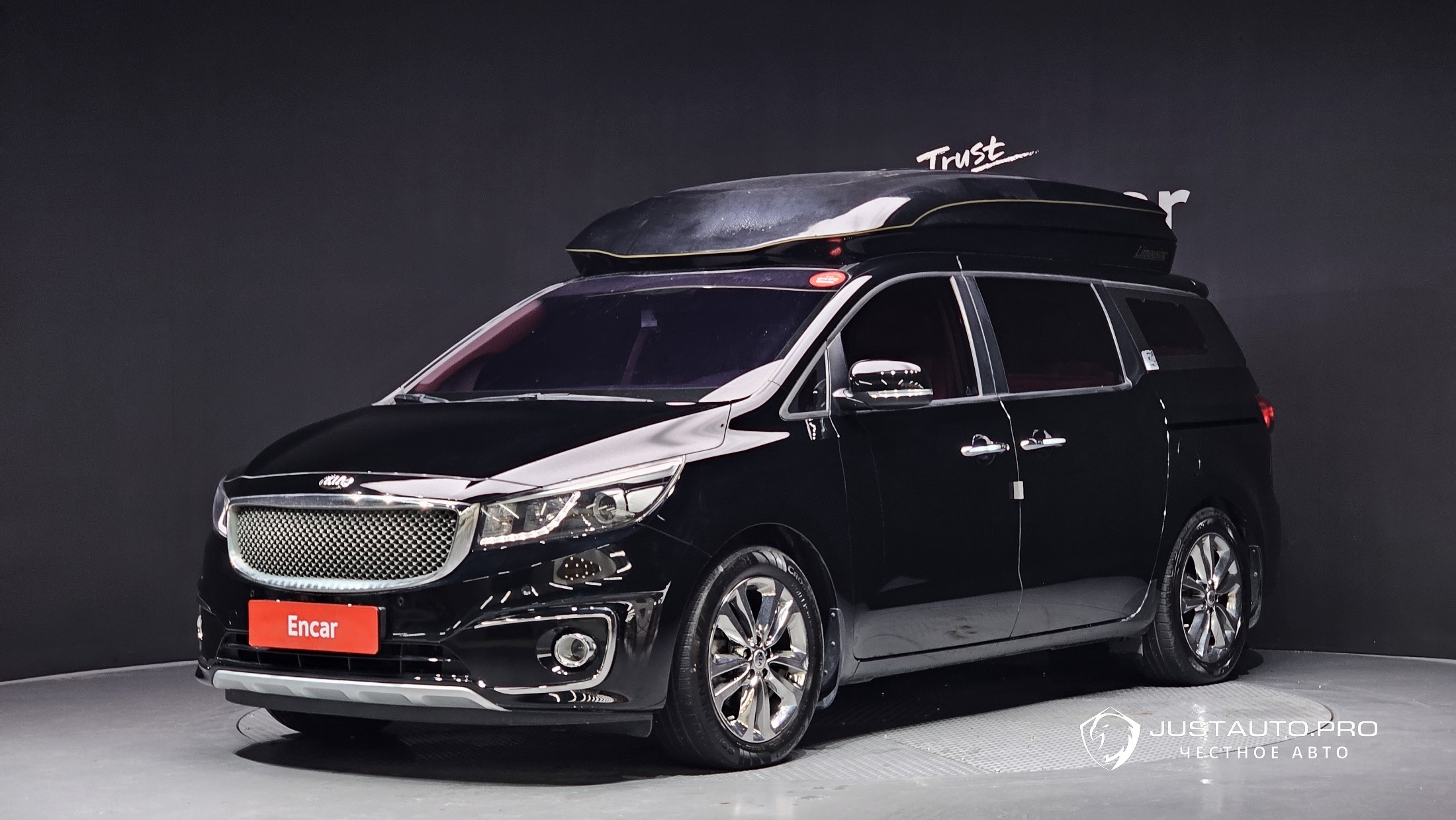 Автомобиль Kia Canival