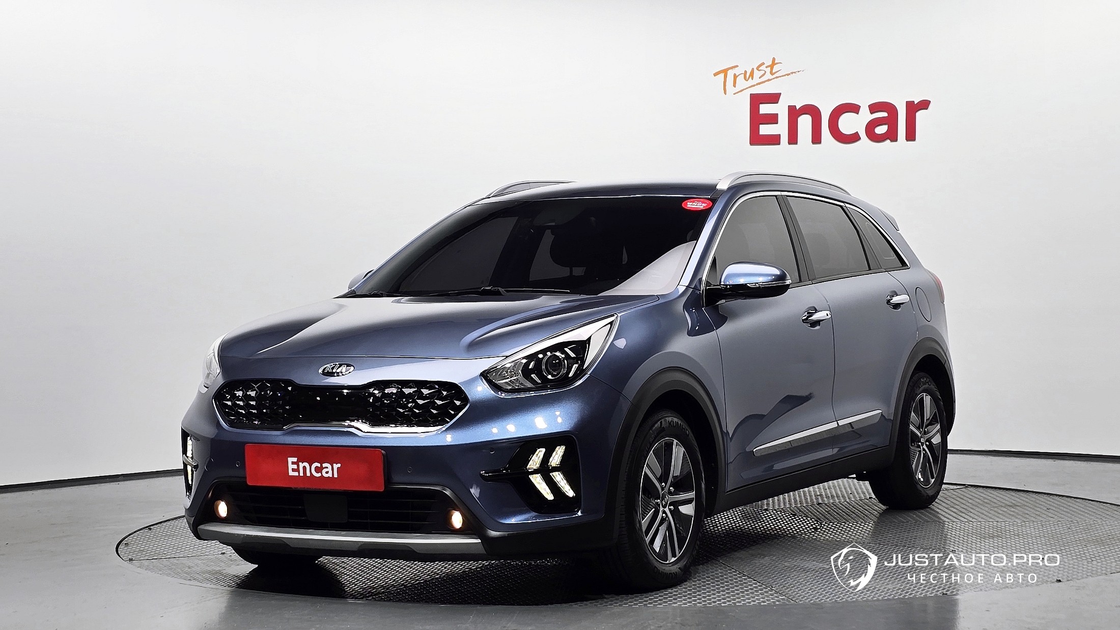 Автомобиль Kia Niro