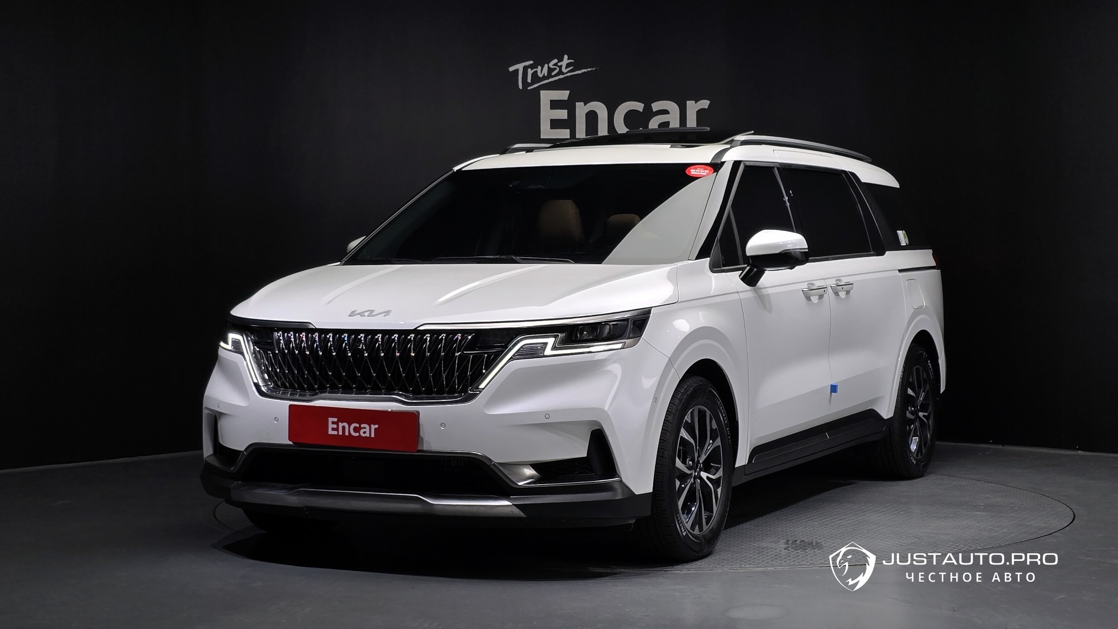 Автомобиль Kia Canival