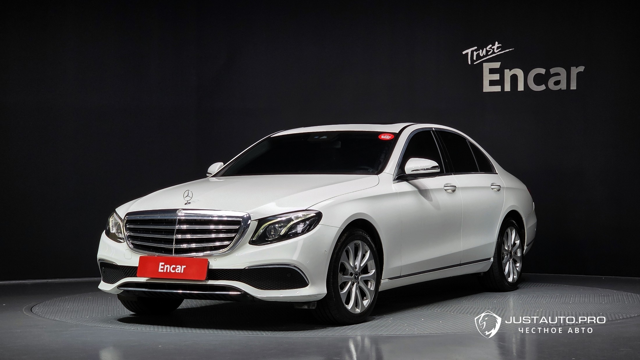Автомобиль Mercedes-Benz E-Class