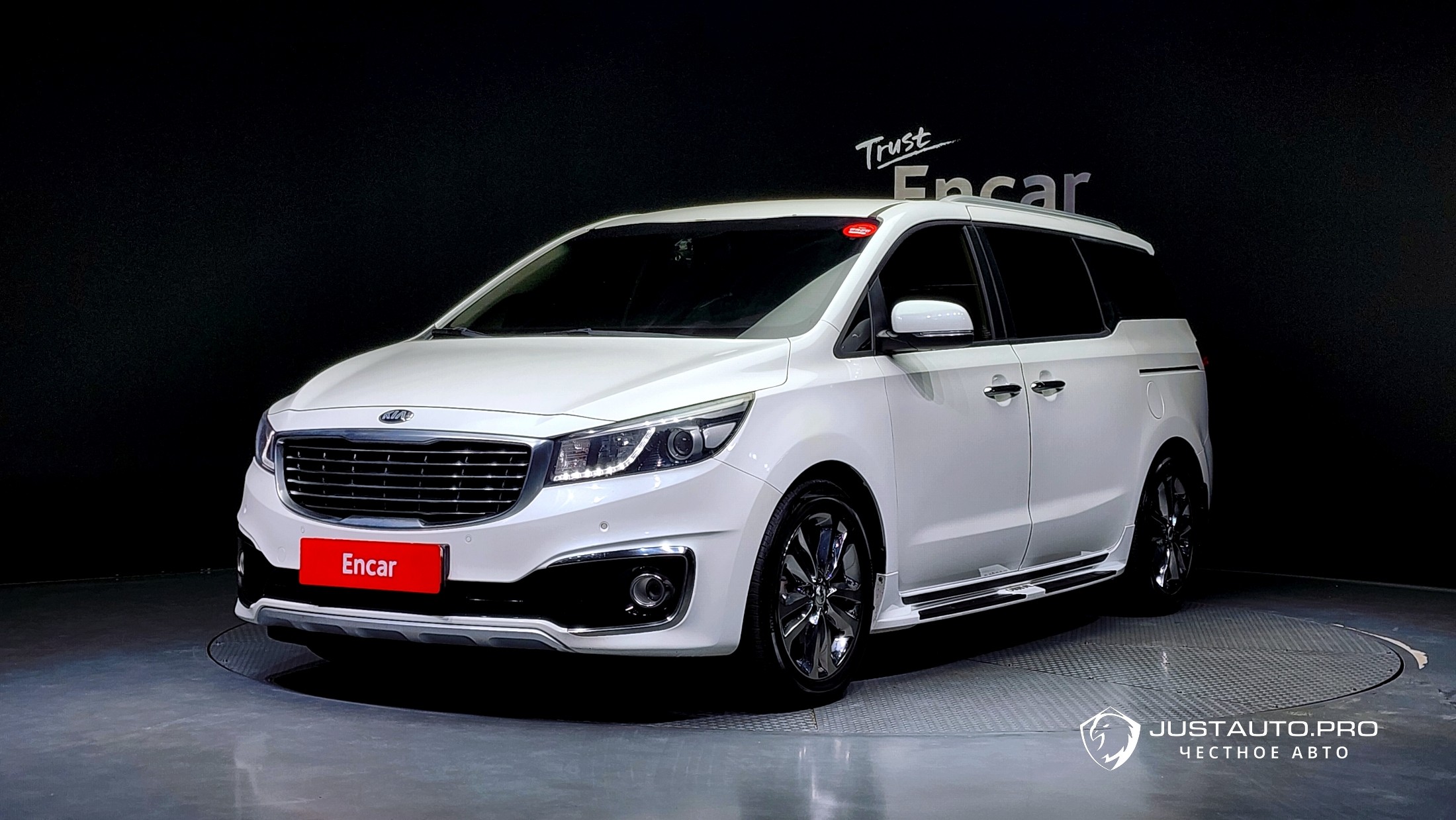 Автомобиль Kia Canival