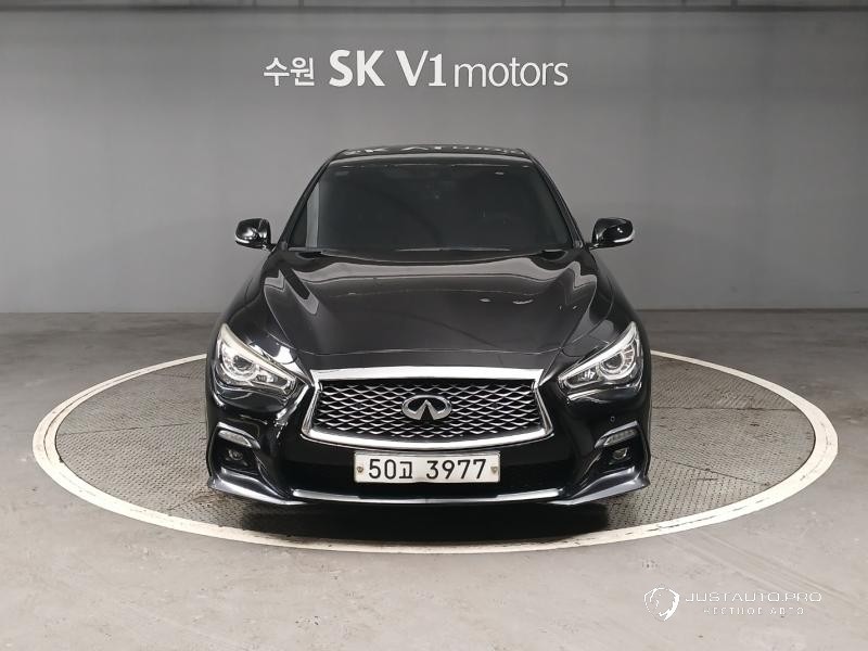 Автомобиль Infiniti Q50