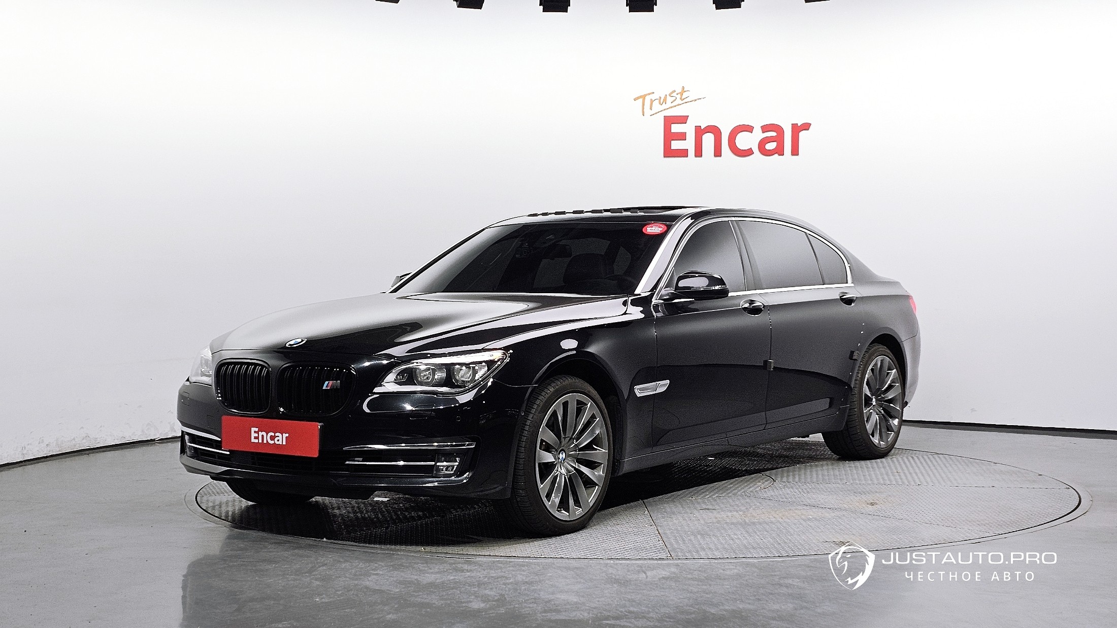 Автомобиль BMW 7-Series