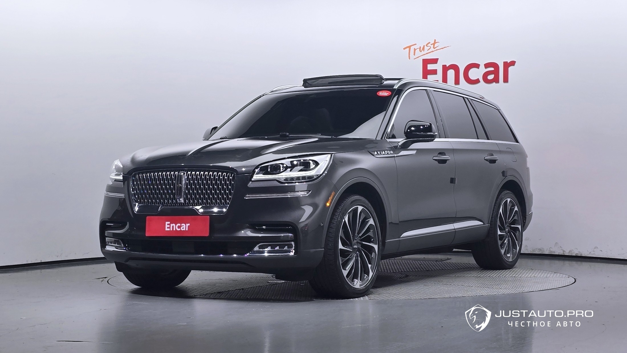 Автомобиль Lincoln Aviator