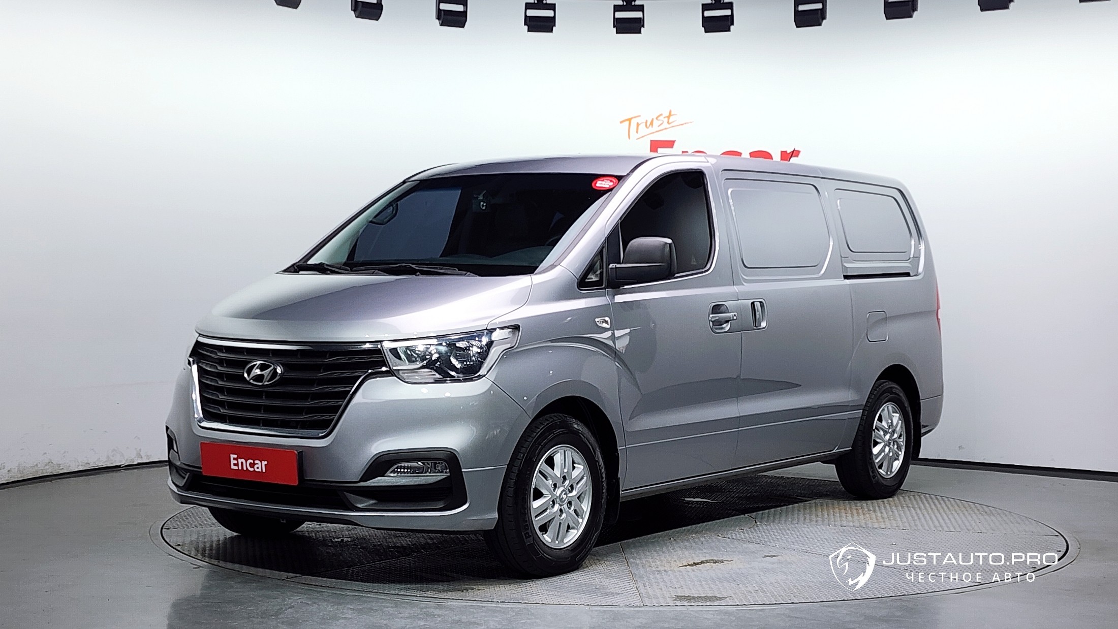 Автомобиль Hyundai Starex