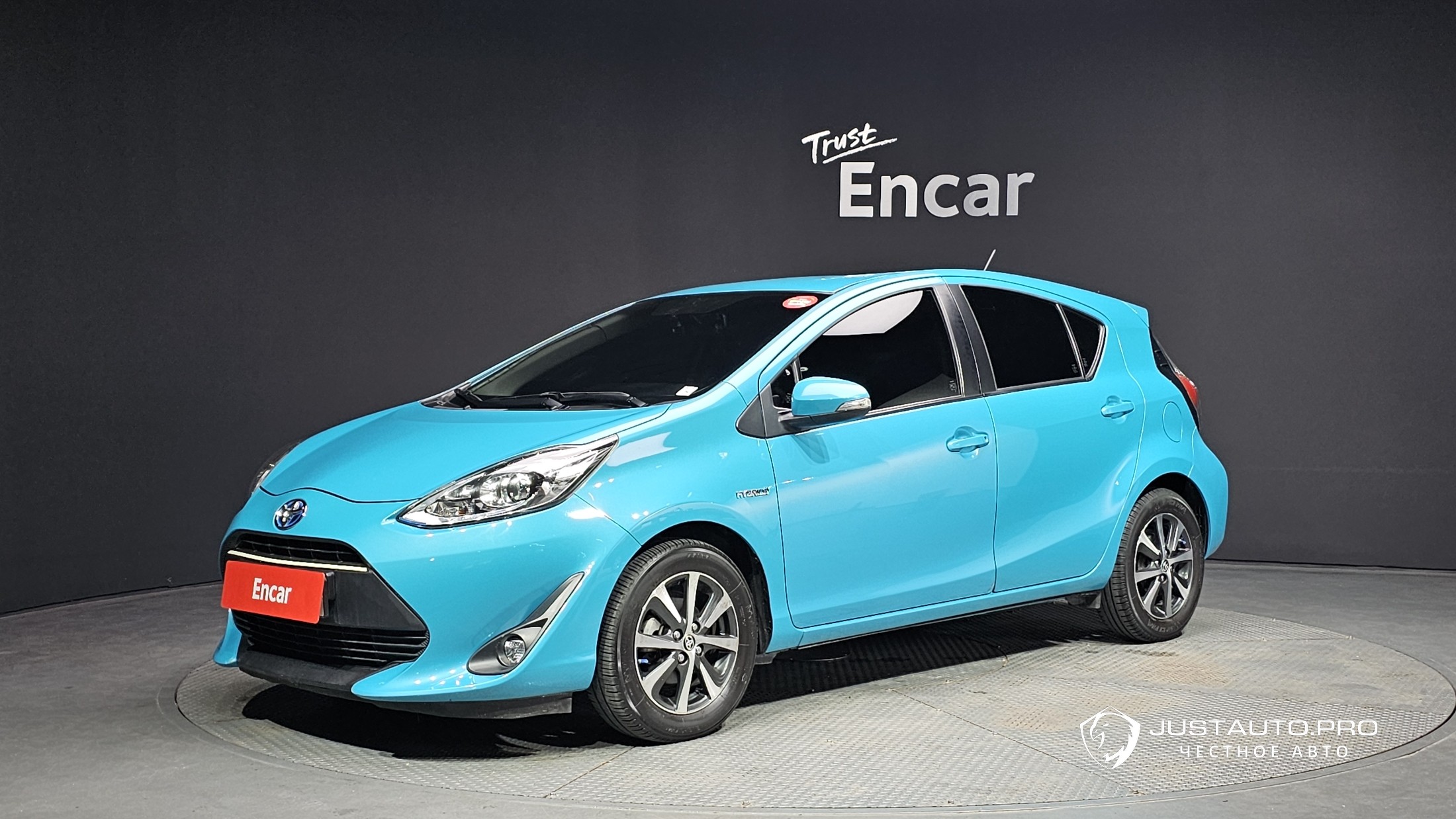 Автомобиль Toyota Prius