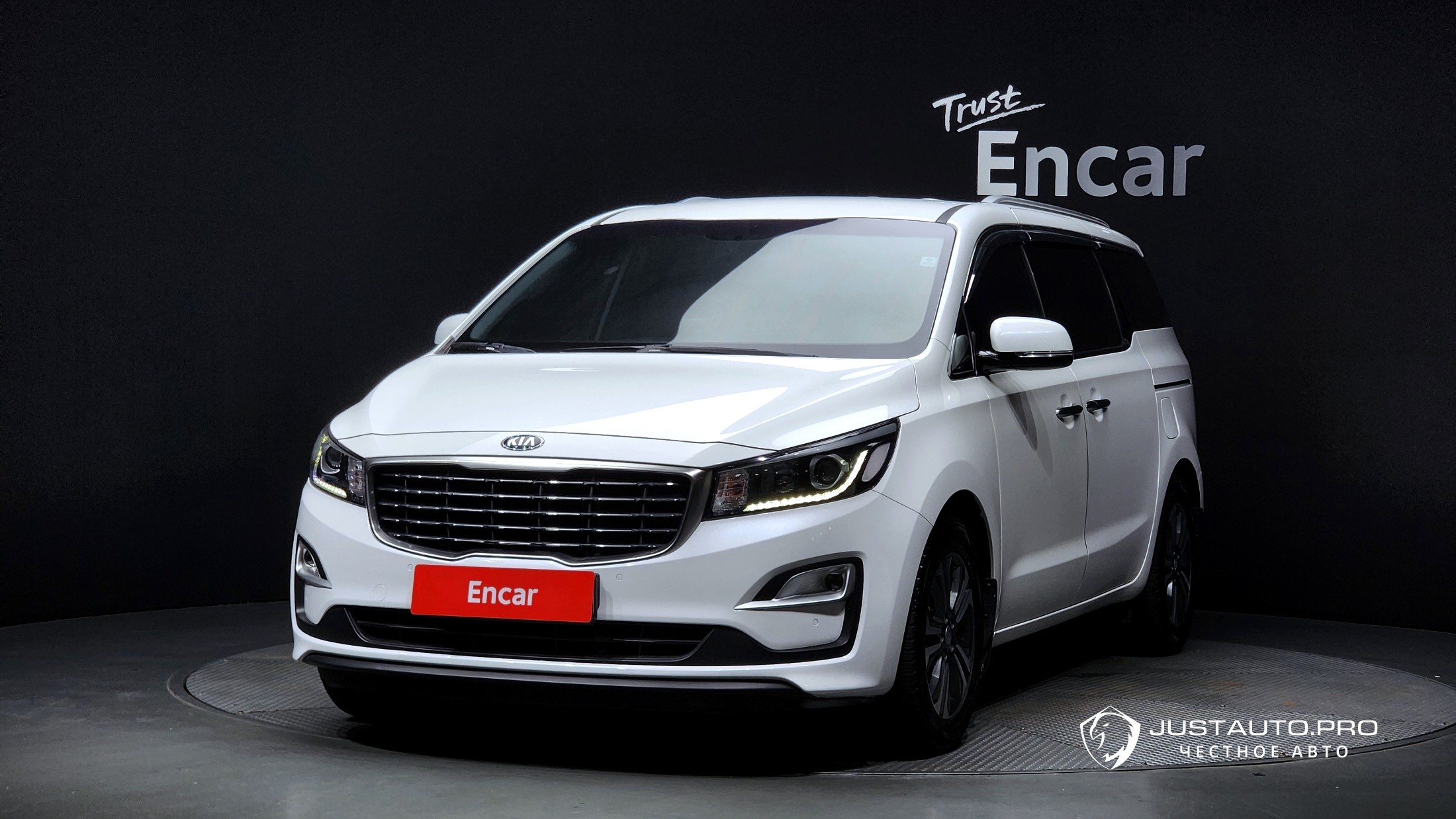 Автомобиль Kia Canival