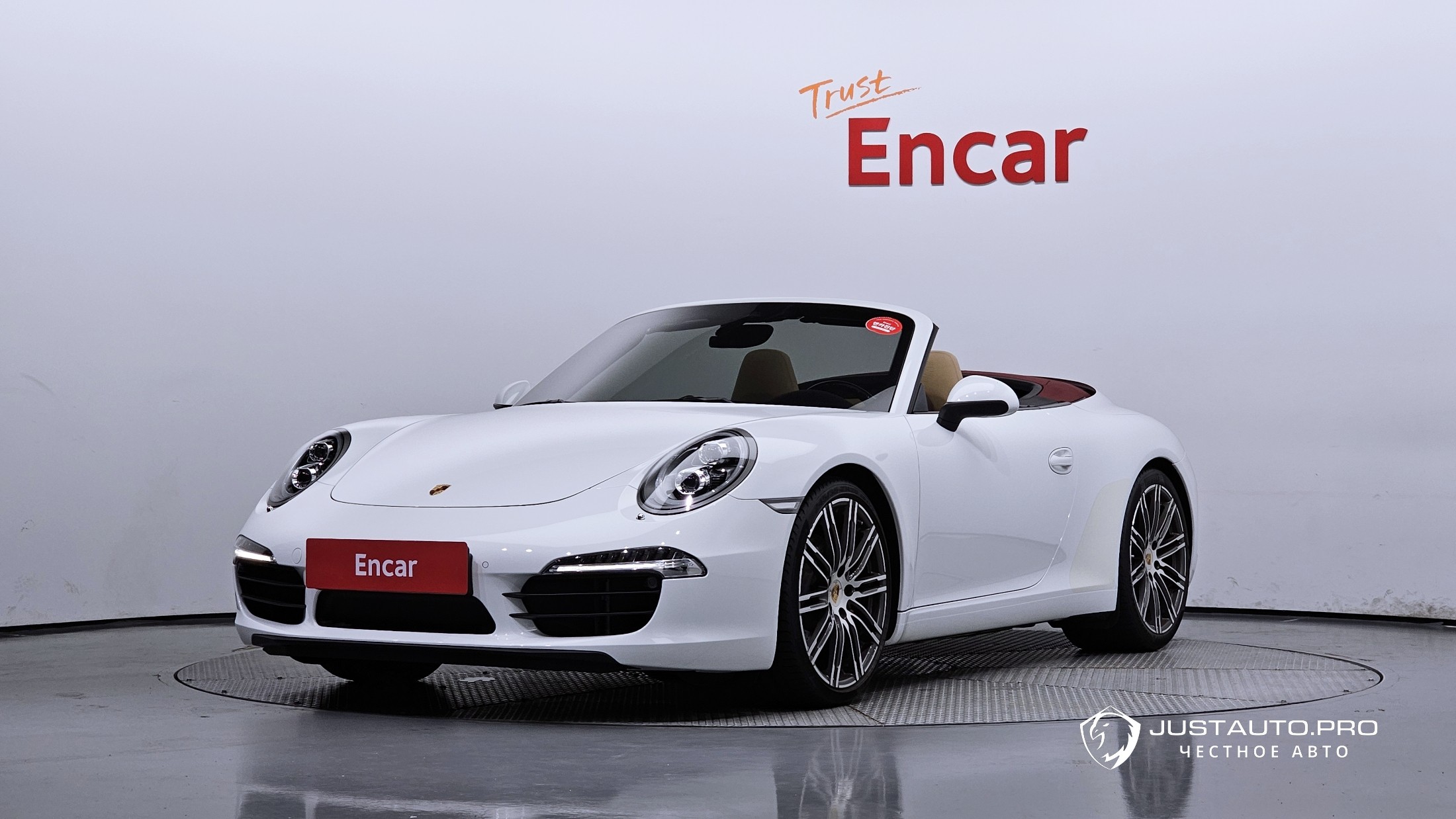 Автомобиль Porsche 911