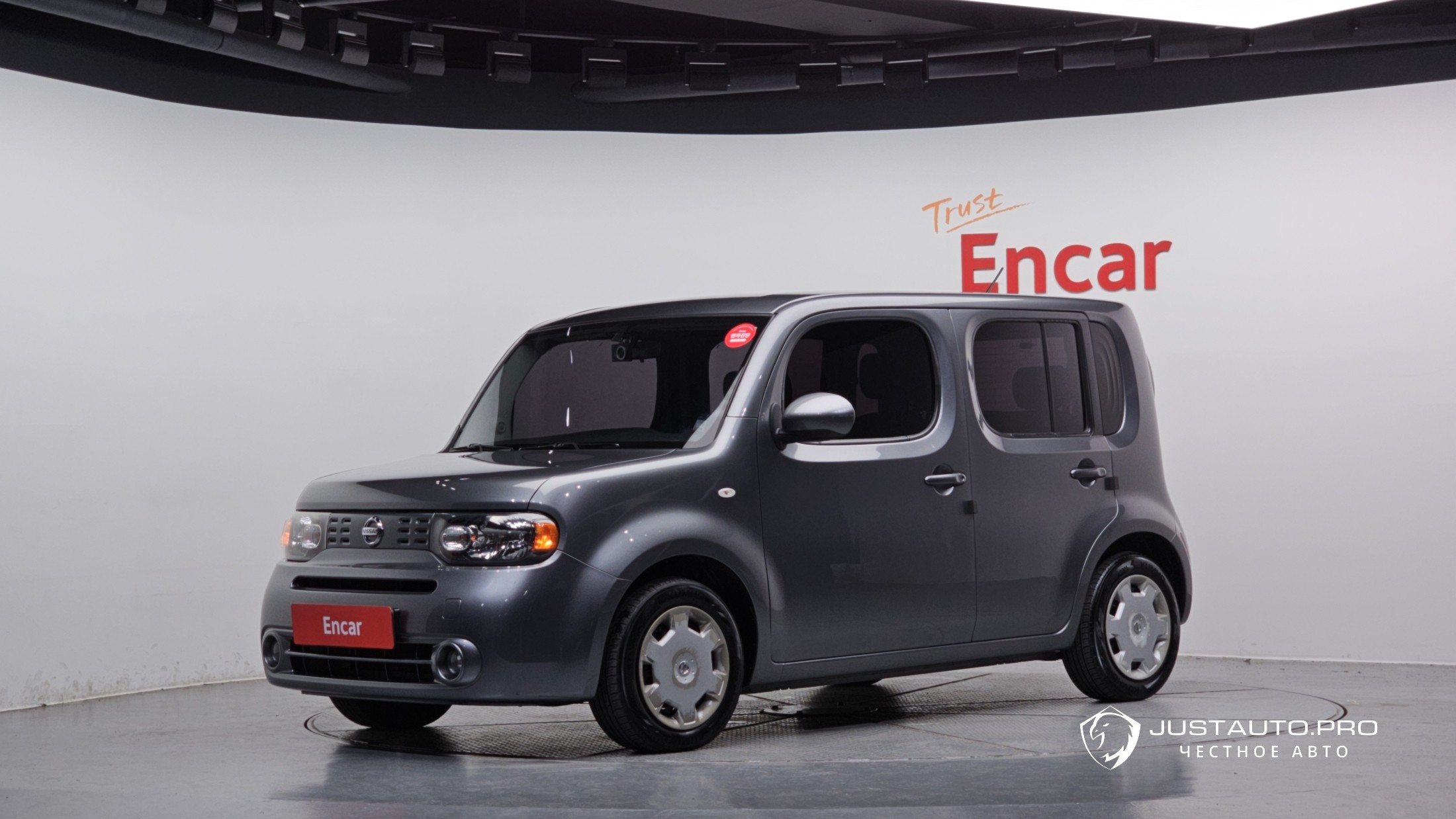 Автомобиль Nissan Cube