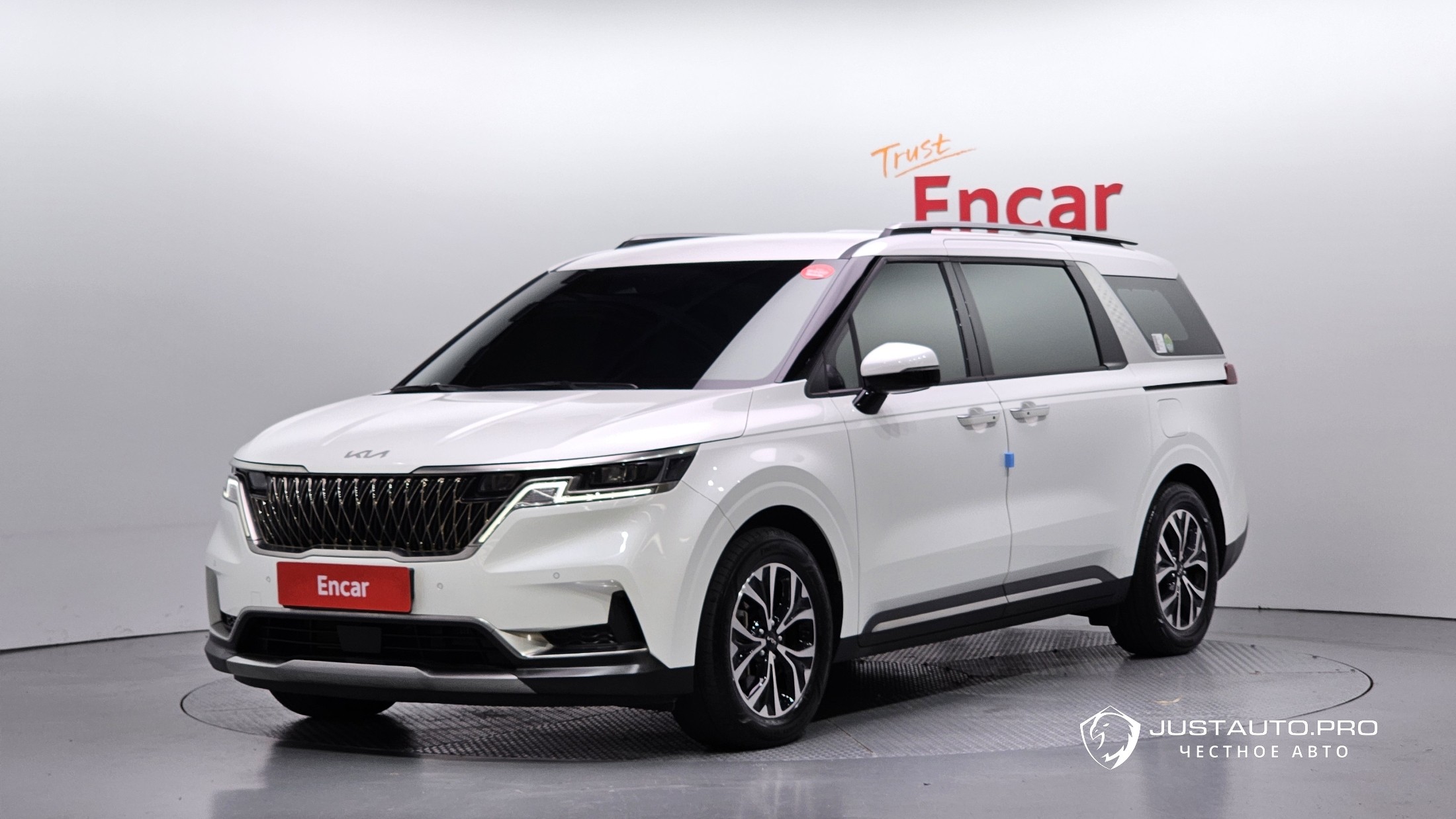 Автомобиль Kia Canival