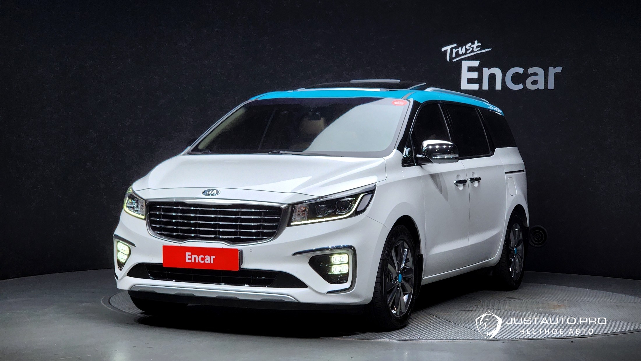 Автомобиль Kia Canival