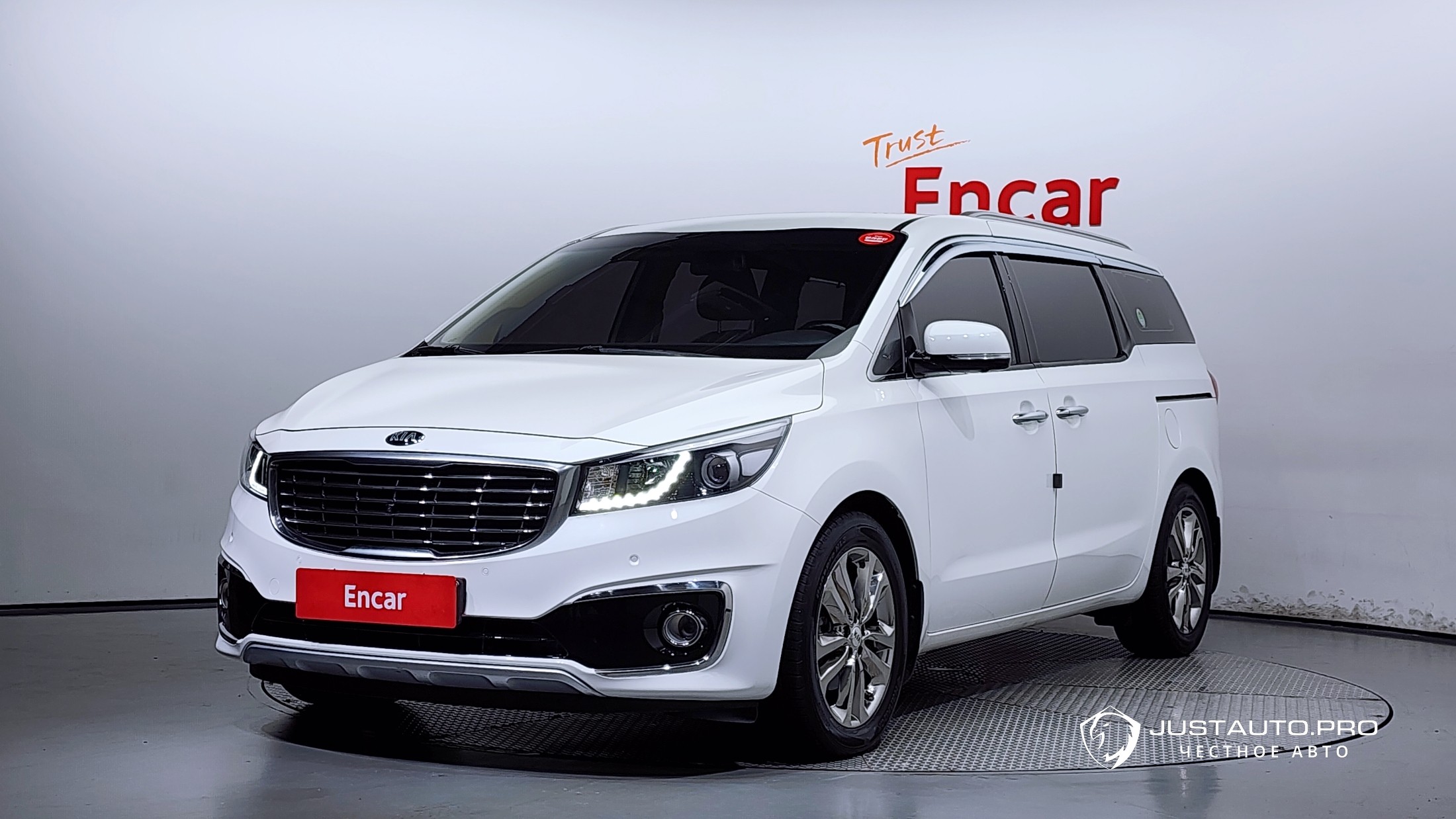 Автомобиль Kia Canival