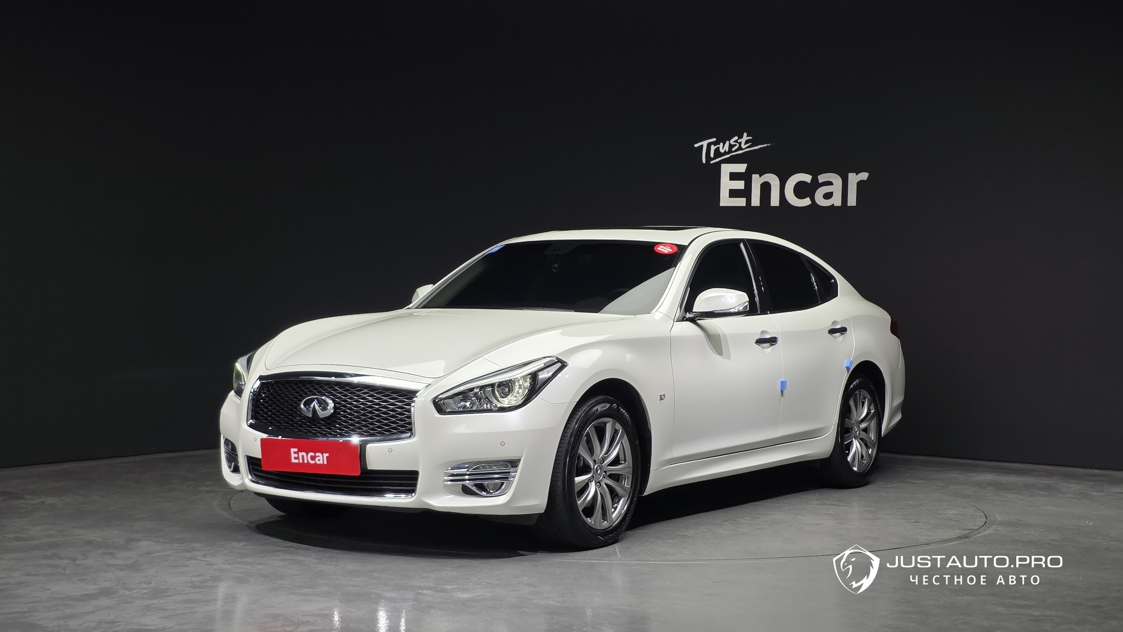 Автомобиль Infiniti Q70