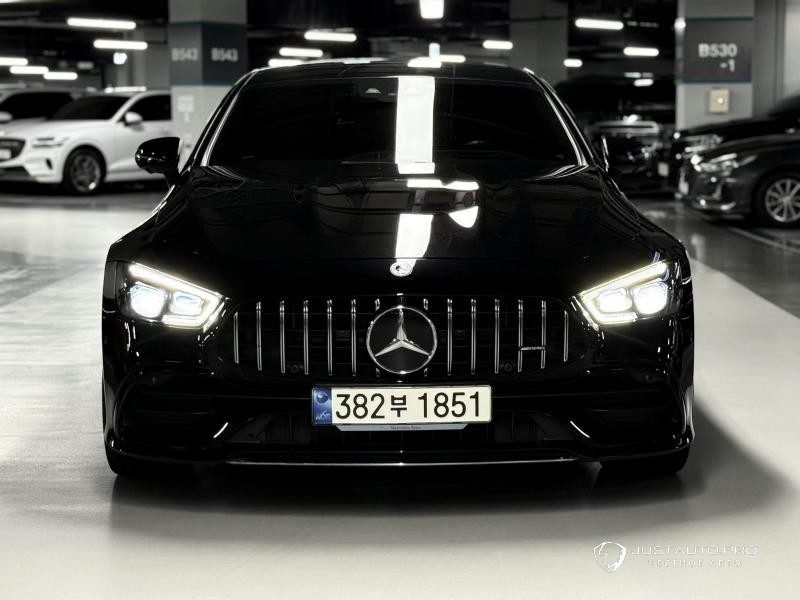 Автомобиль Mercedes-Benz AMG GT