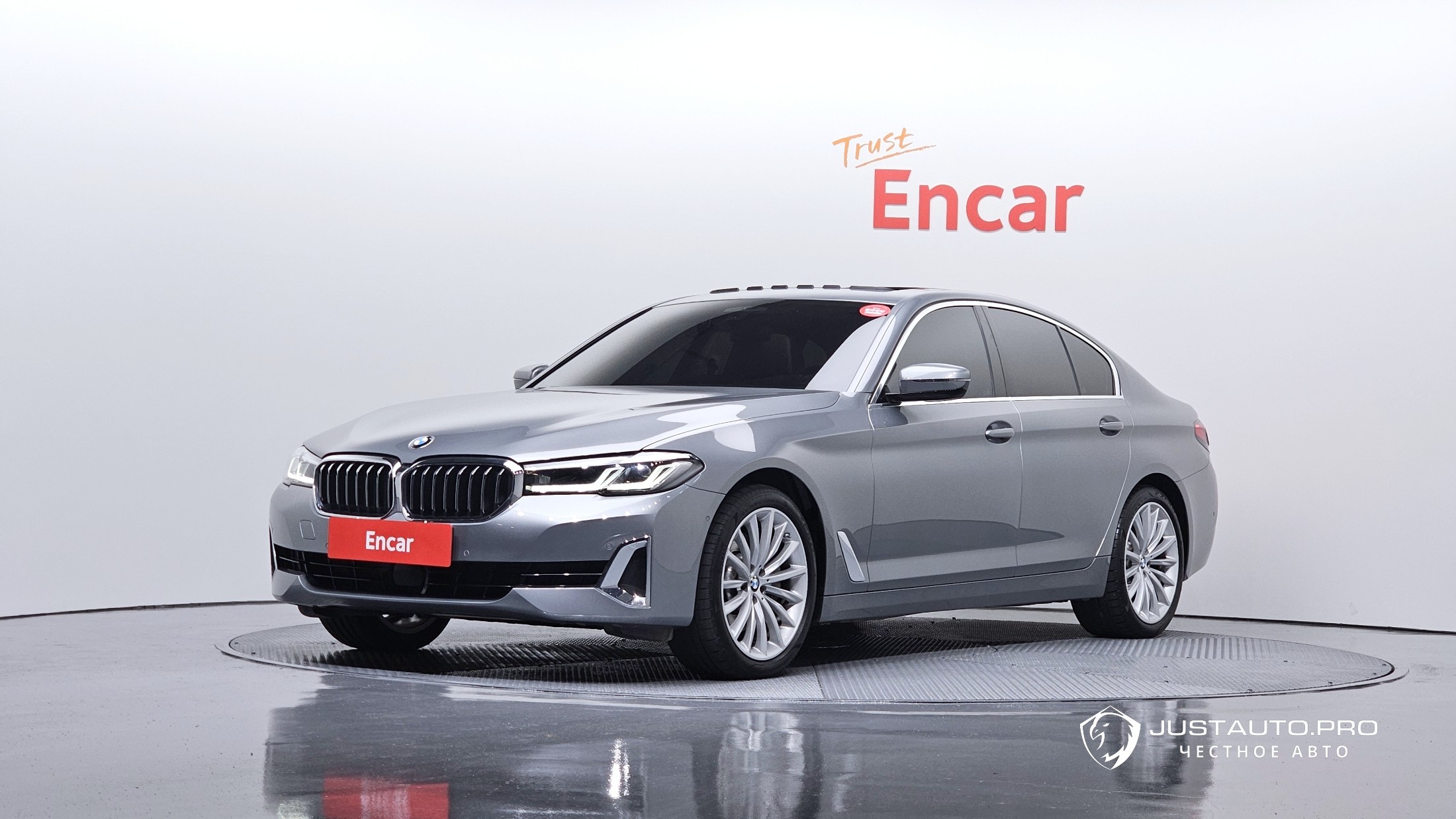 Автомобиль BMW 5-Series