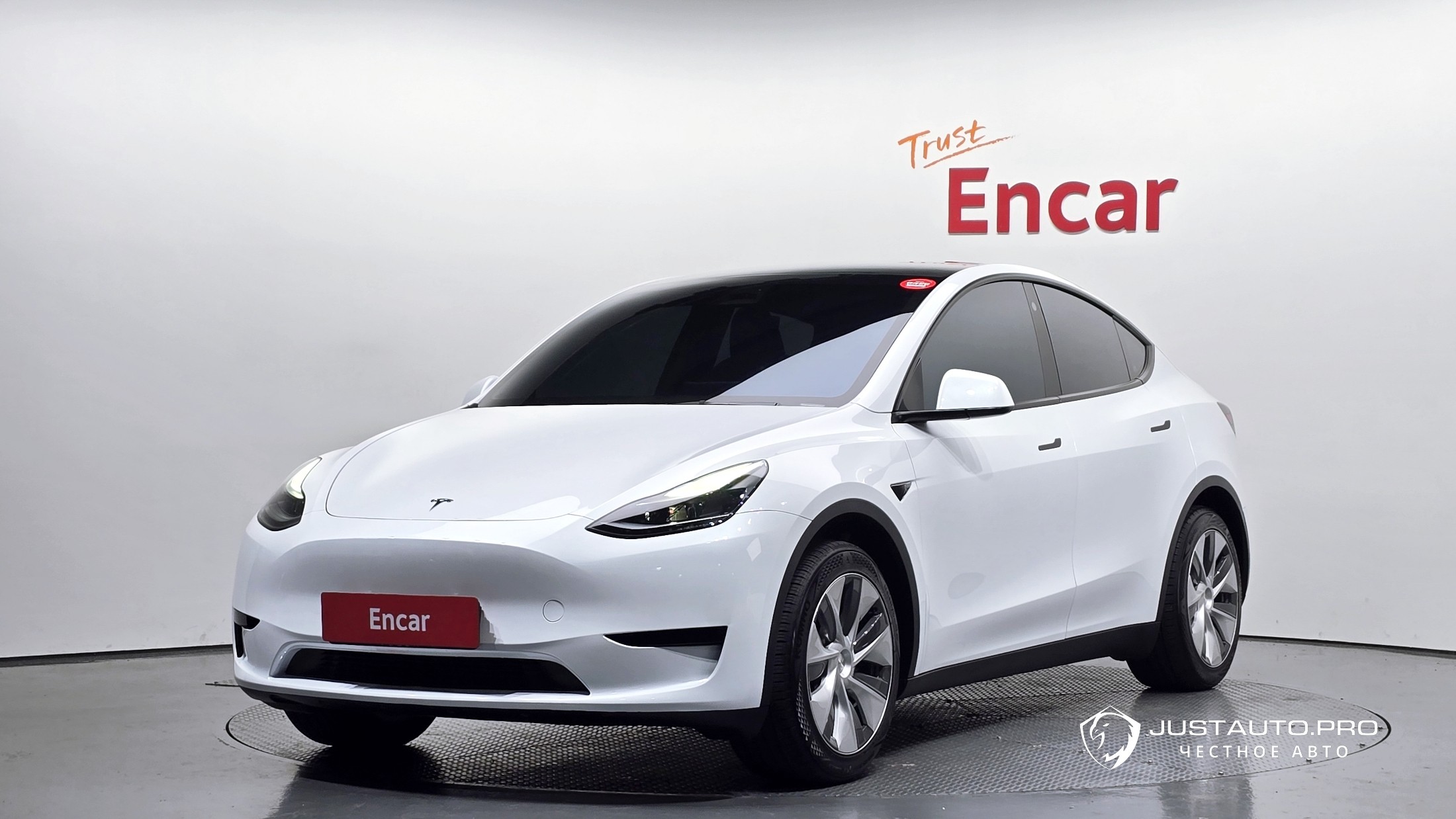 Автомобиль Tesla Model Y
