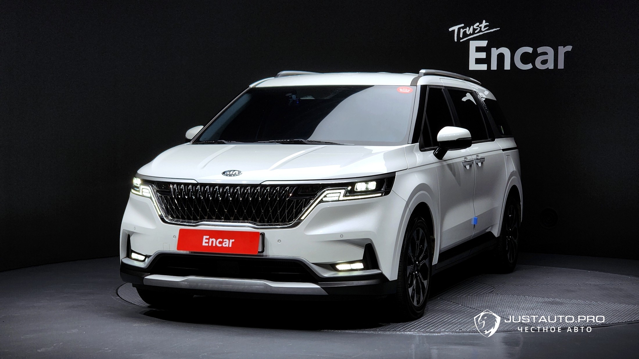 Автомобиль Kia Canival