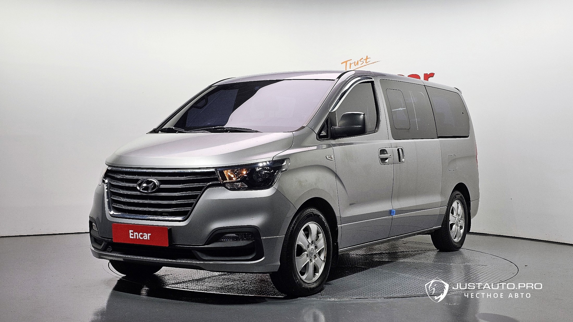 Автомобиль Hyundai Starex