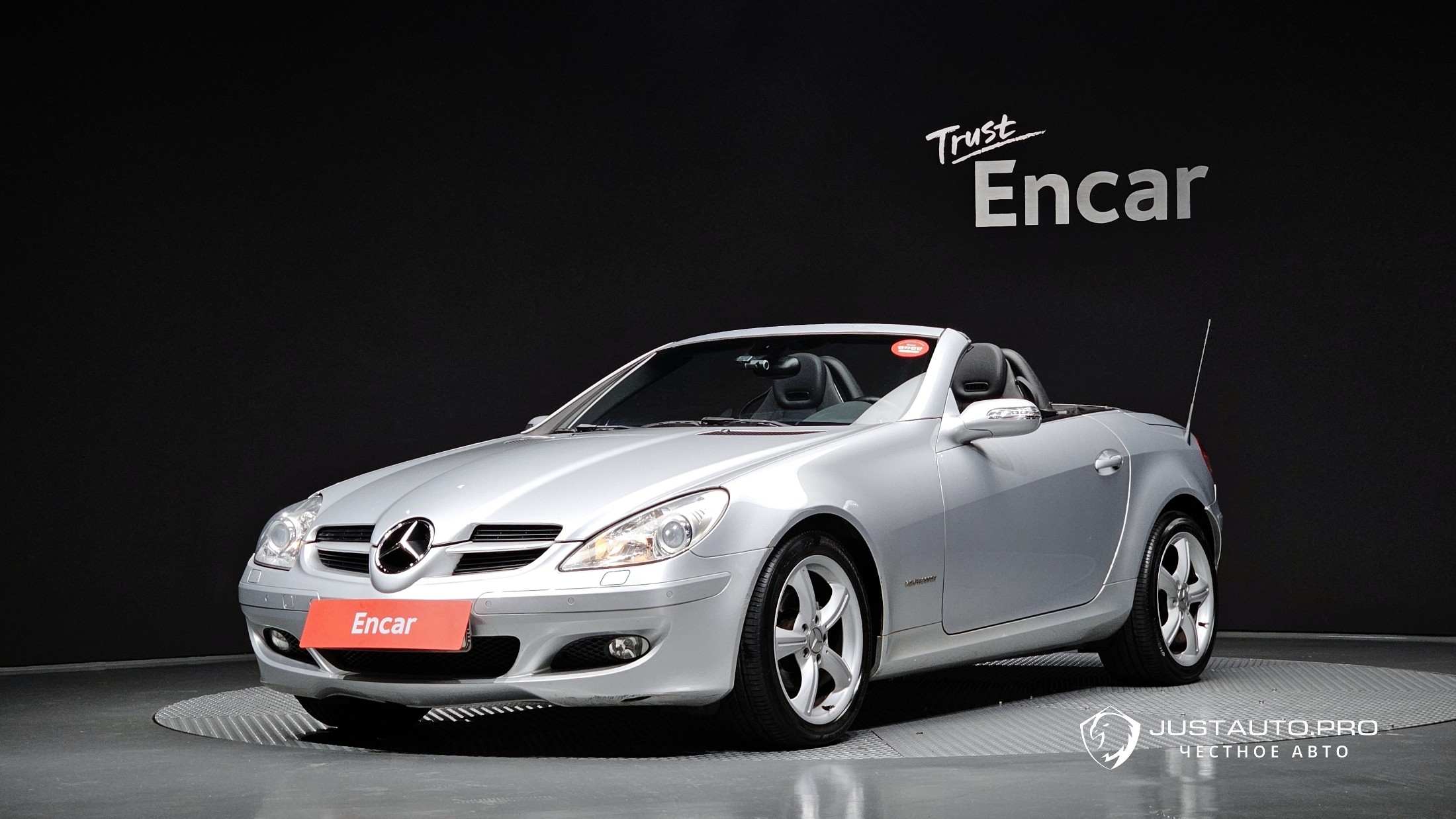 Автомобиль Mercedes-Benz SLK-Class