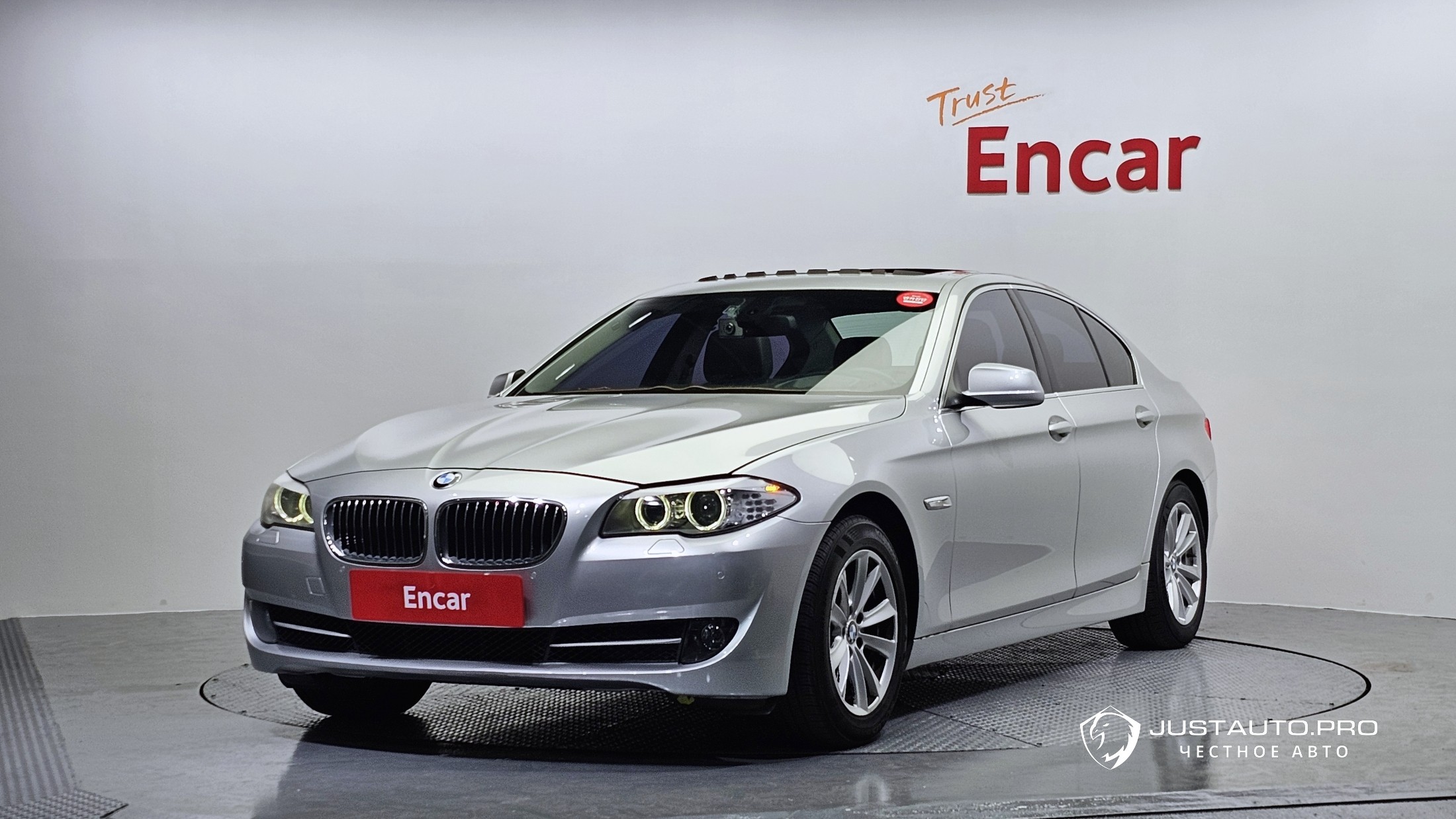 Автомобиль BMW 5-Series