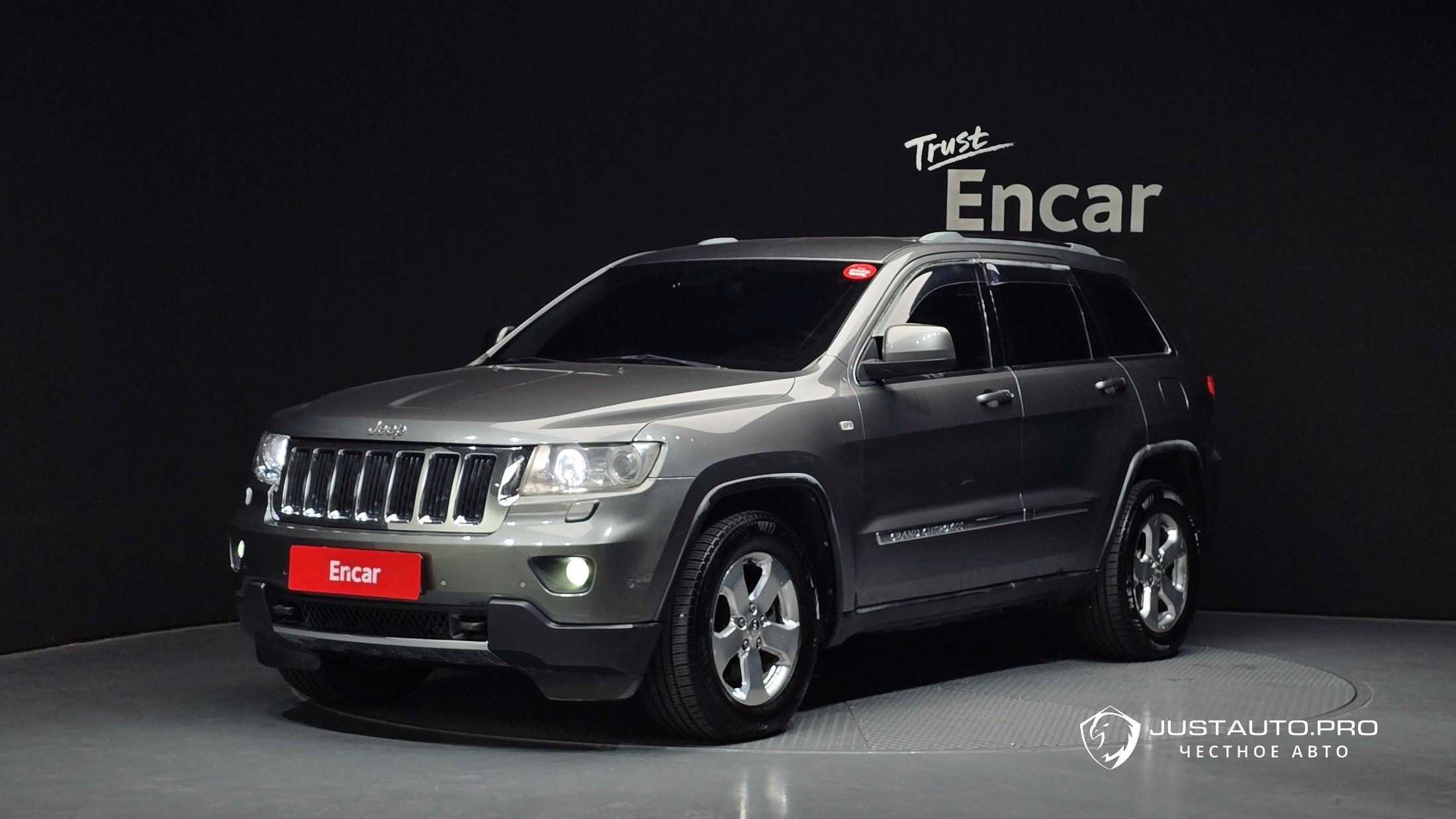 Автомобиль Jeep Cherokee