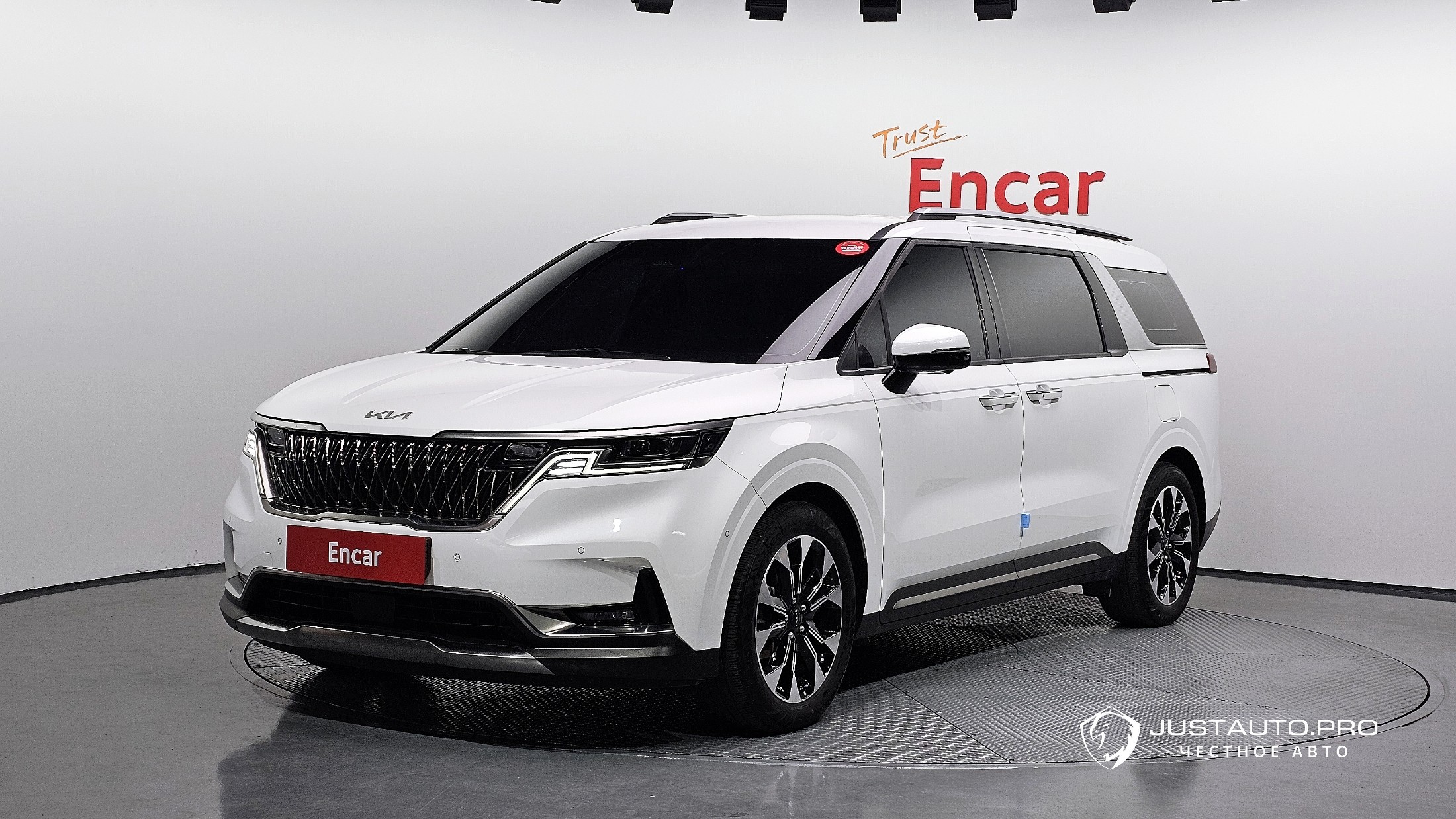 Автомобиль Kia Canival