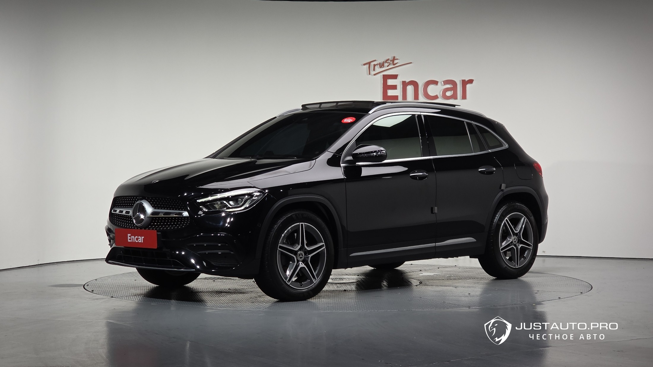 Автомобиль Mercedes-Benz GLA-Class