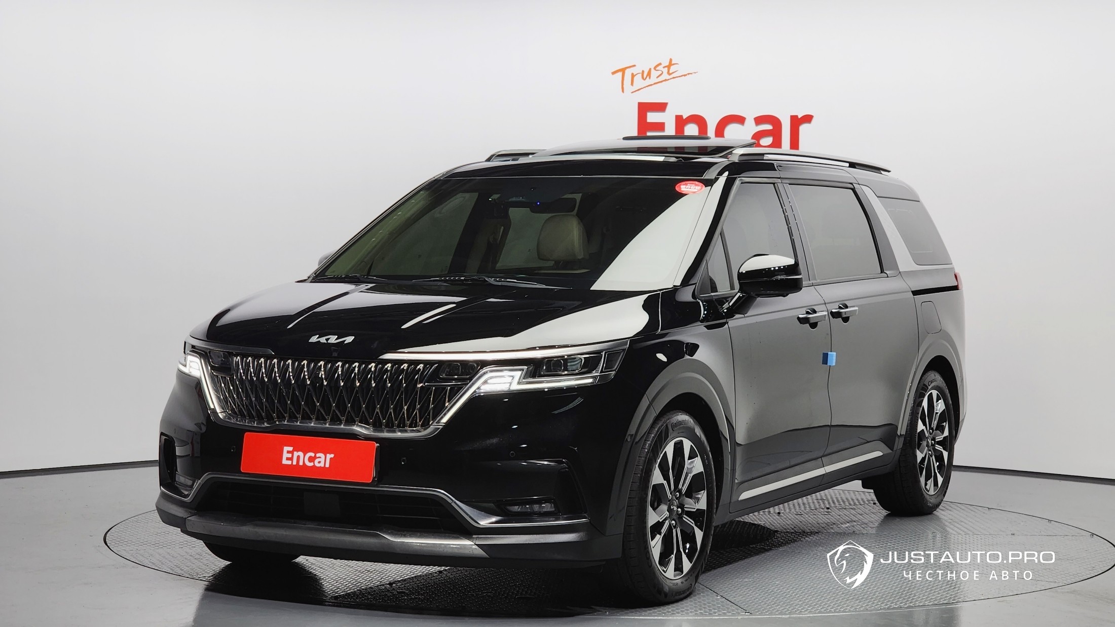 Автомобиль Kia Canival