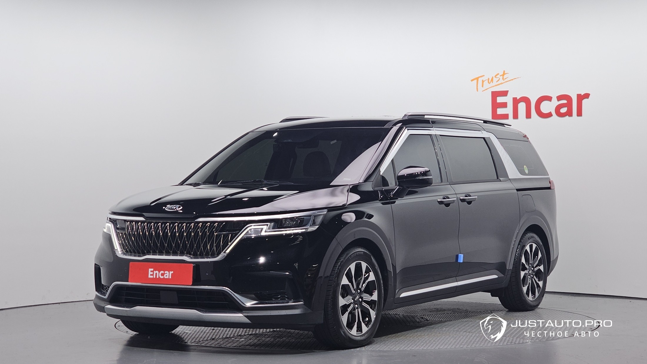 Автомобиль Kia Canival