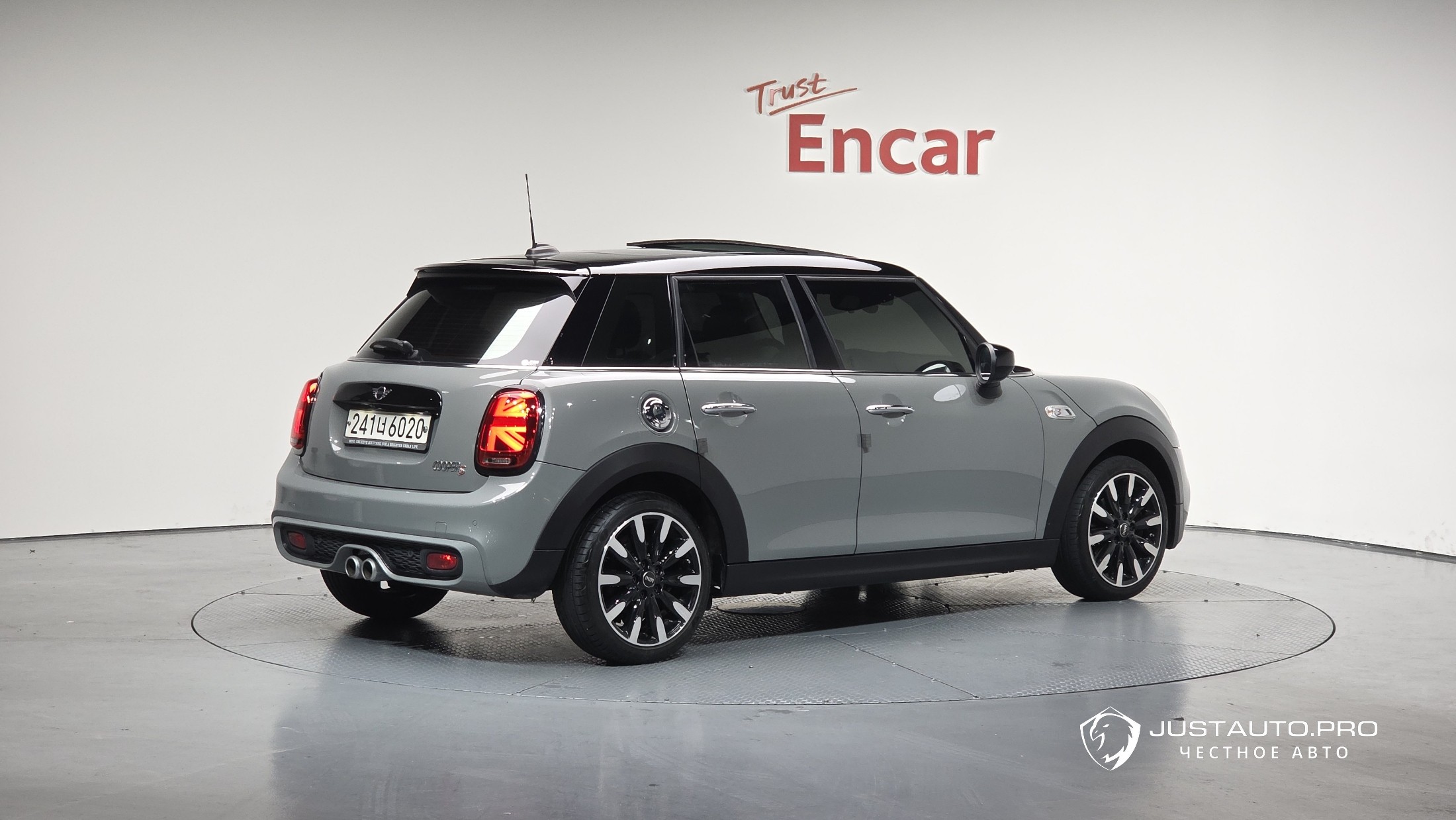 Автомобиль Mini Cooper