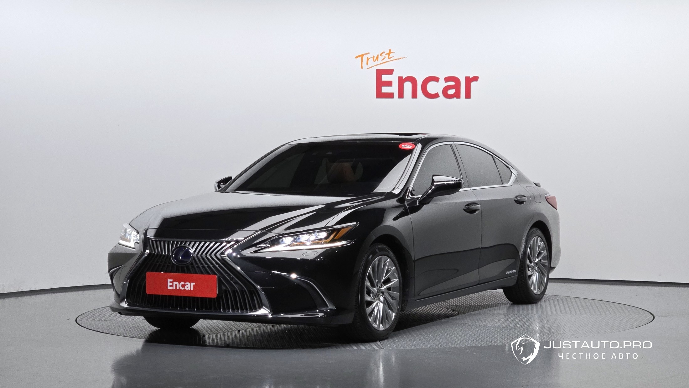 Автомобиль Lexus ES