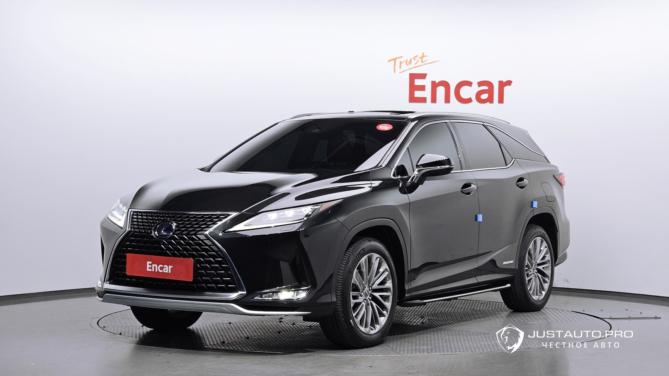 Автомобиль Lexus RX