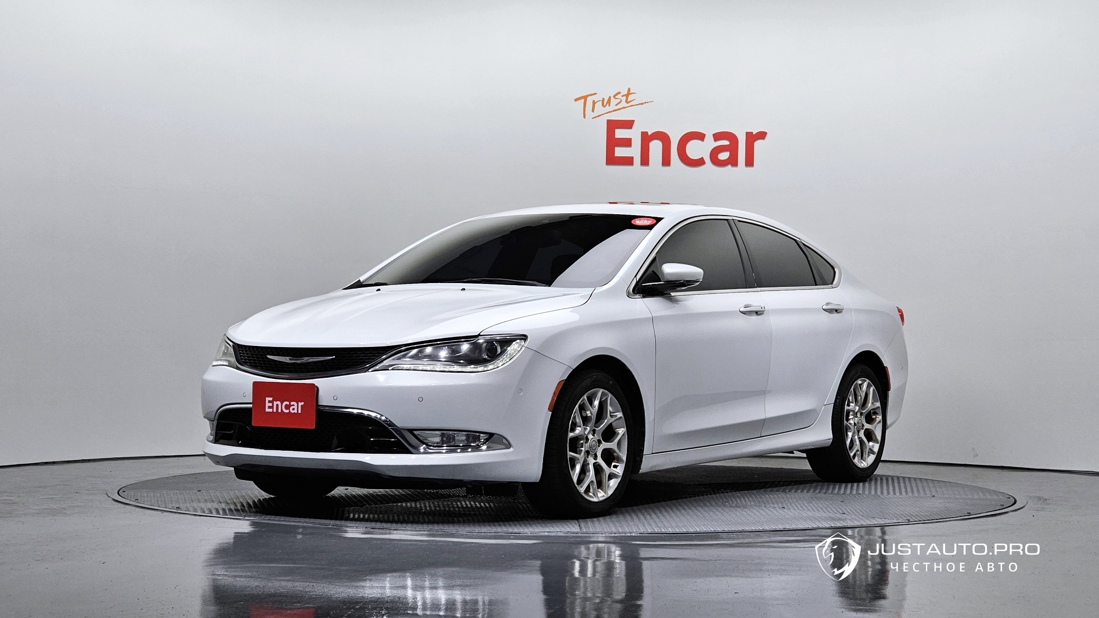 Автомобиль Chrysler 200