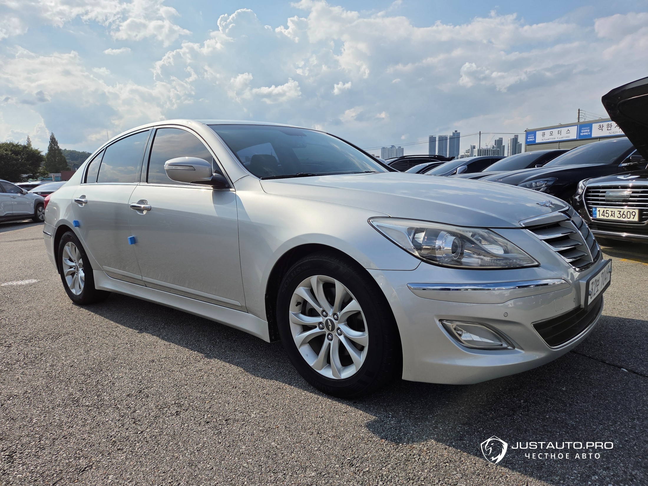 Автомобиль Hyundai Genesis