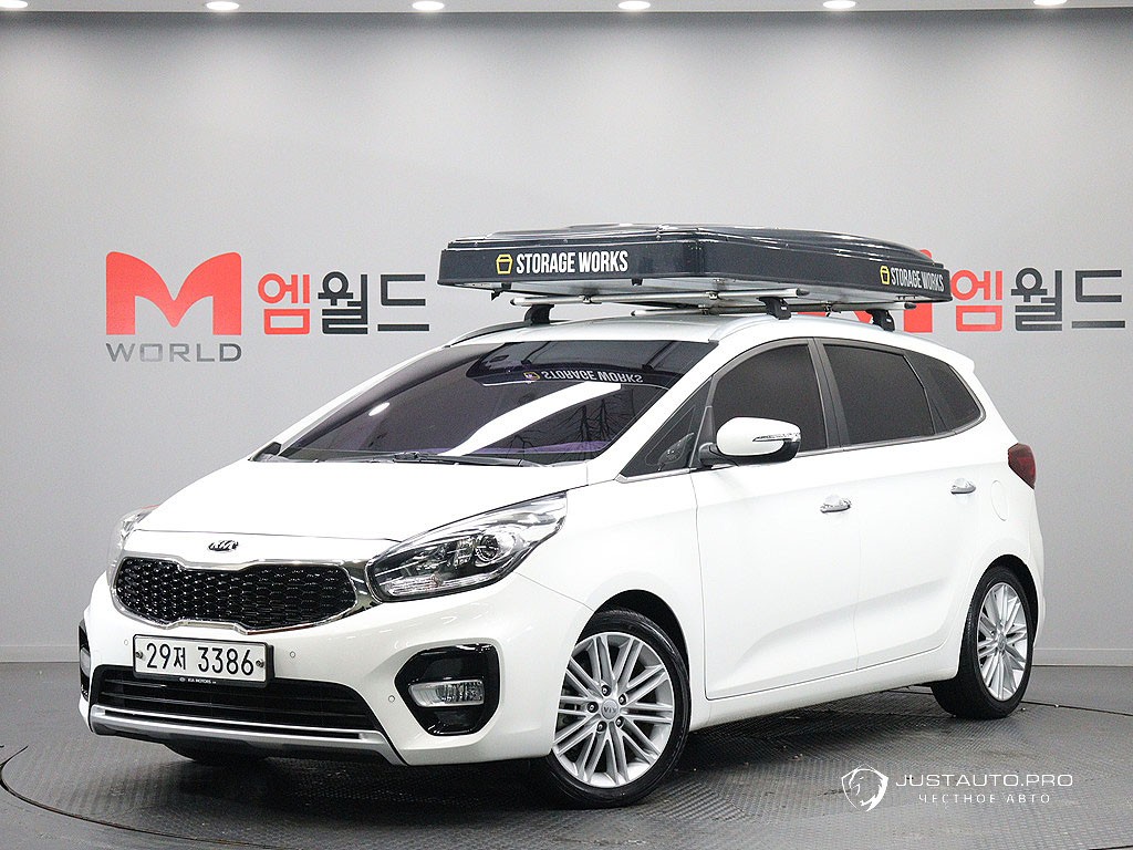 Автомобиль Kia Carens