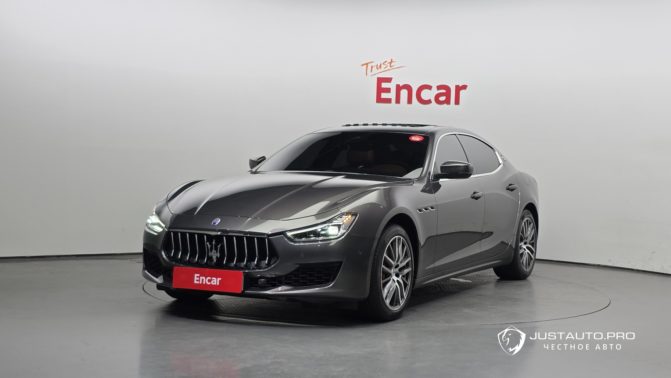 Автомобиль Maserati Ghibli
