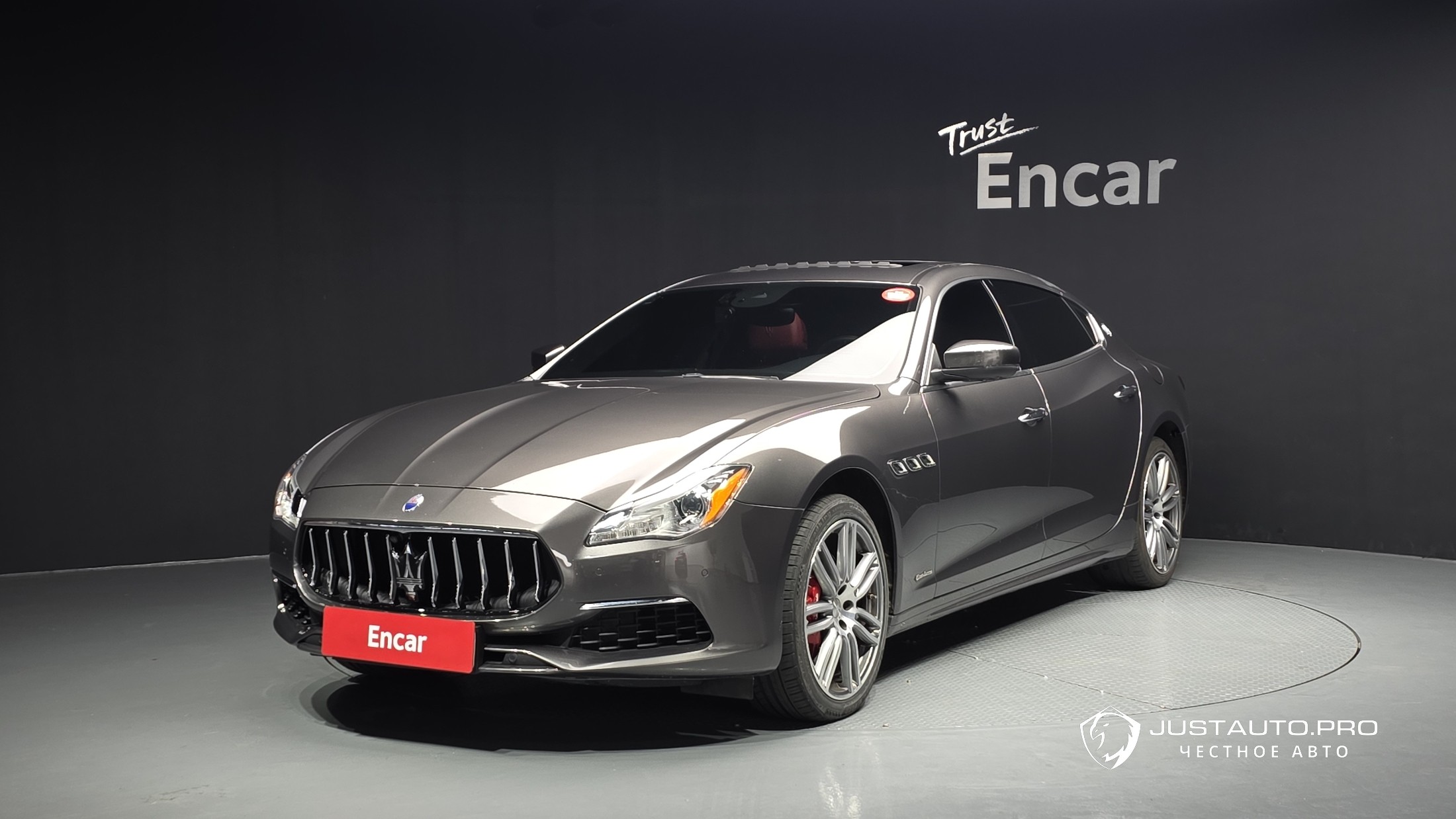 Автомобиль Maserati Quattroporte