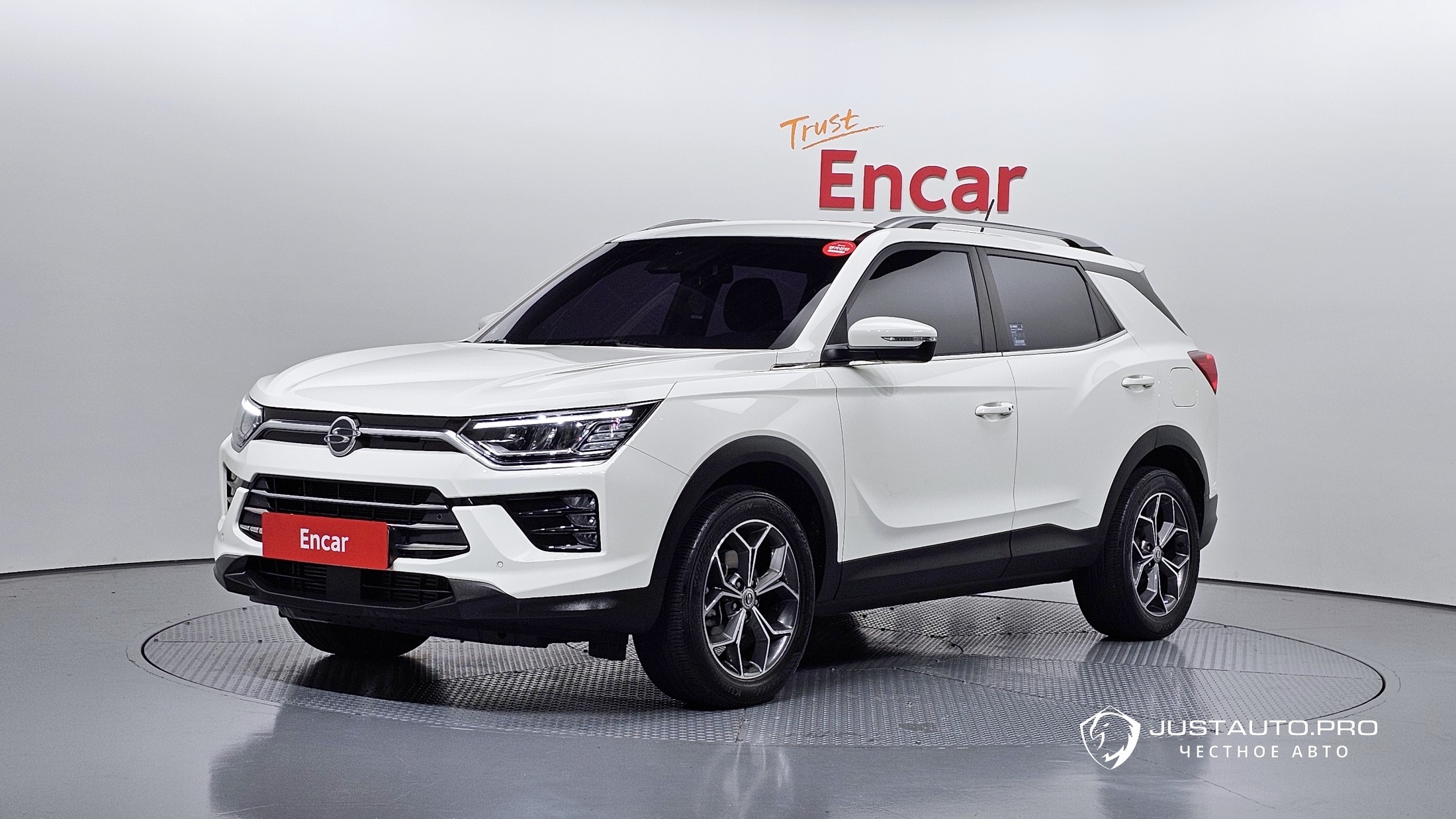 Автомобиль KG_Mobility_Ssangyong KORANDO