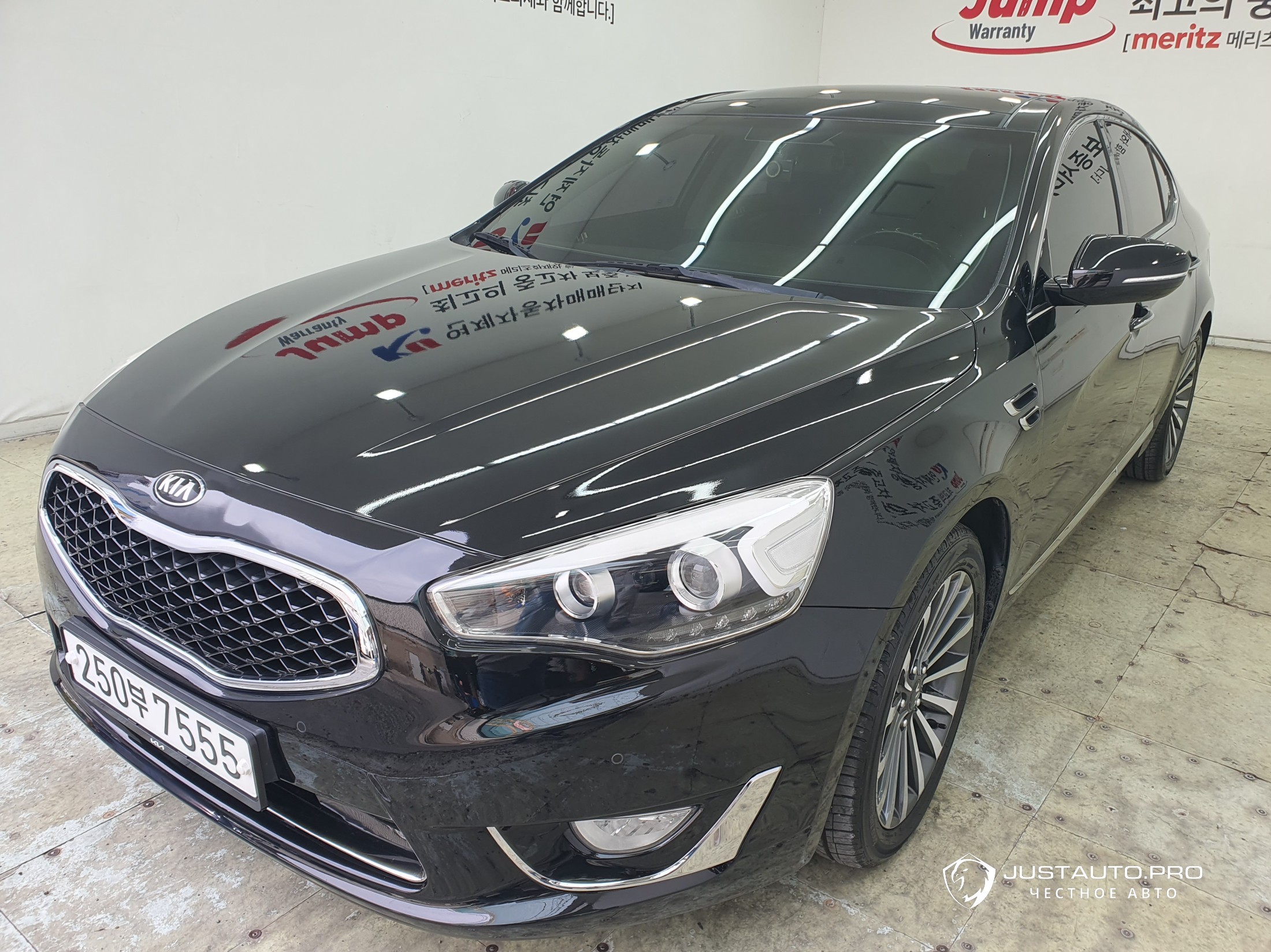 Автомобиль Kia K7