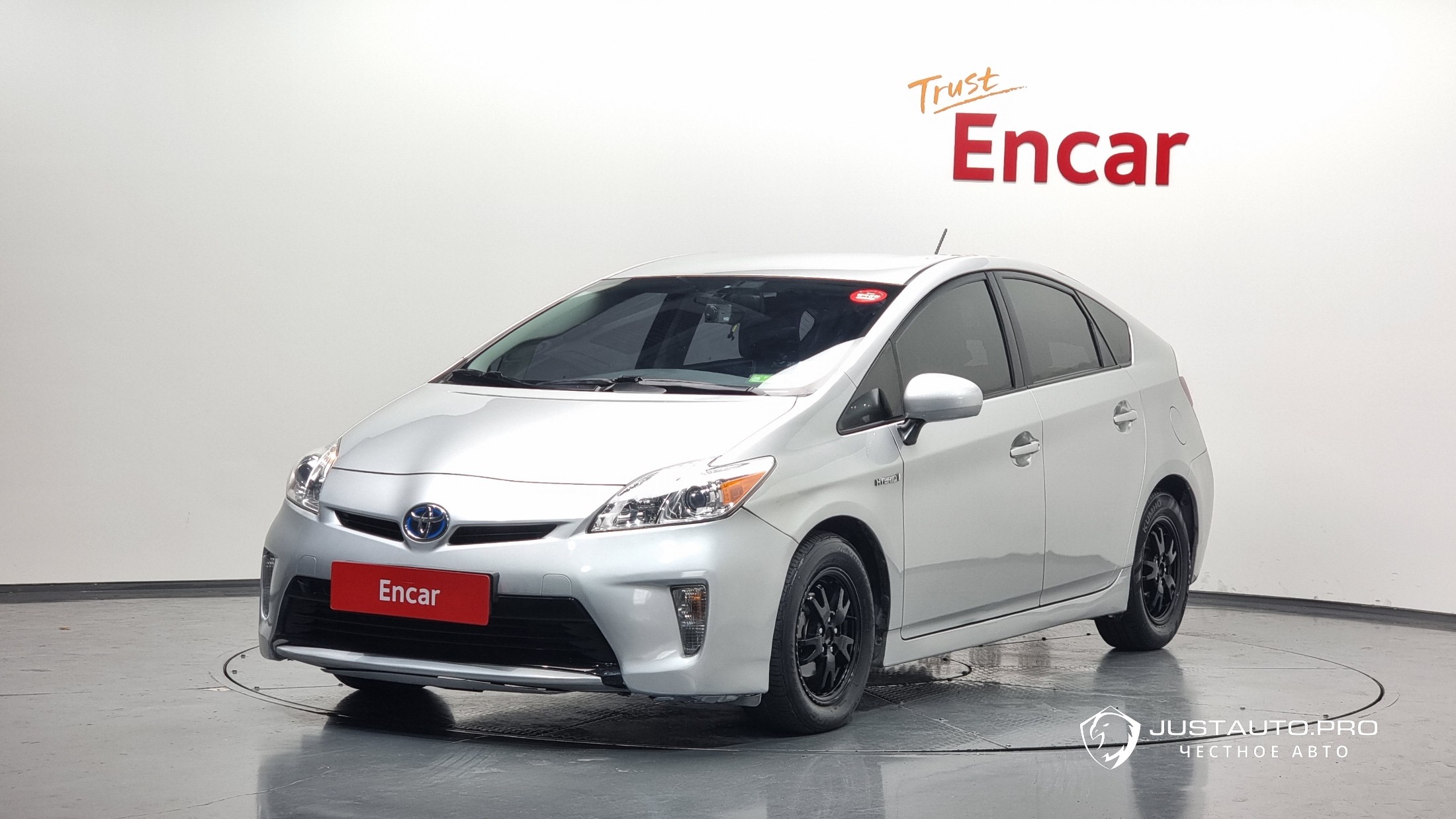 Автомобиль Toyota Prius