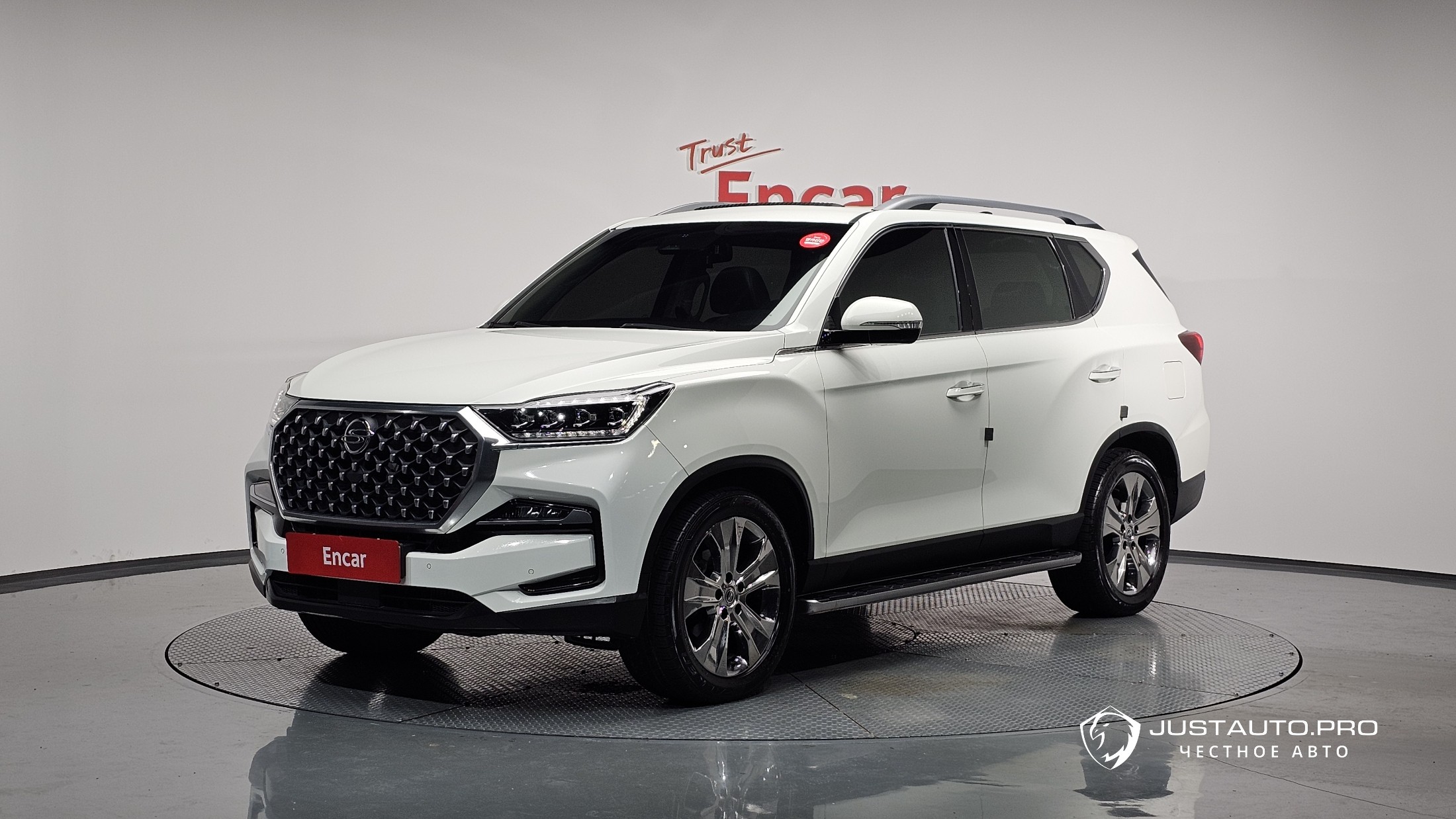 Автомобиль KG_Mobility_Ssangyong Rexton