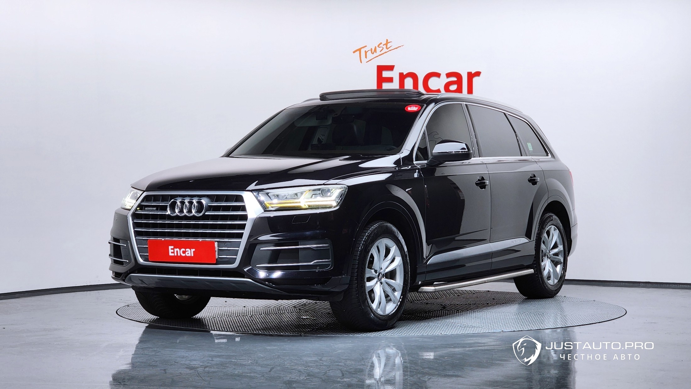 Автомобиль Audi Q7