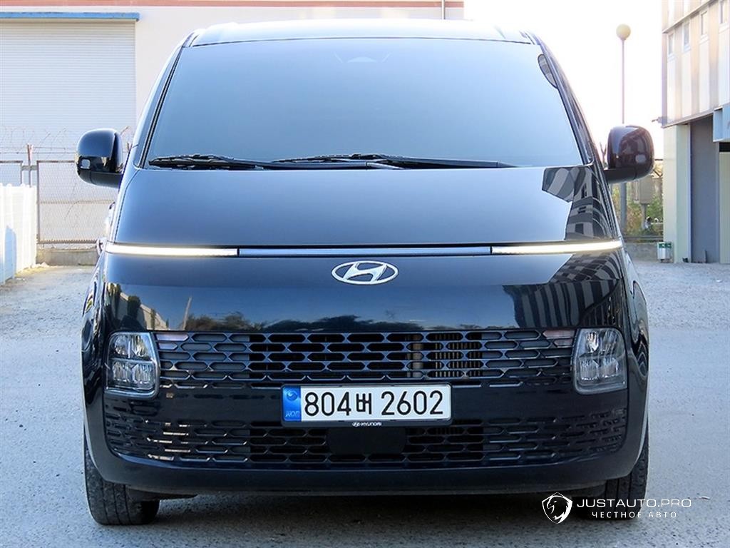 Автомобиль Hyundai Staria