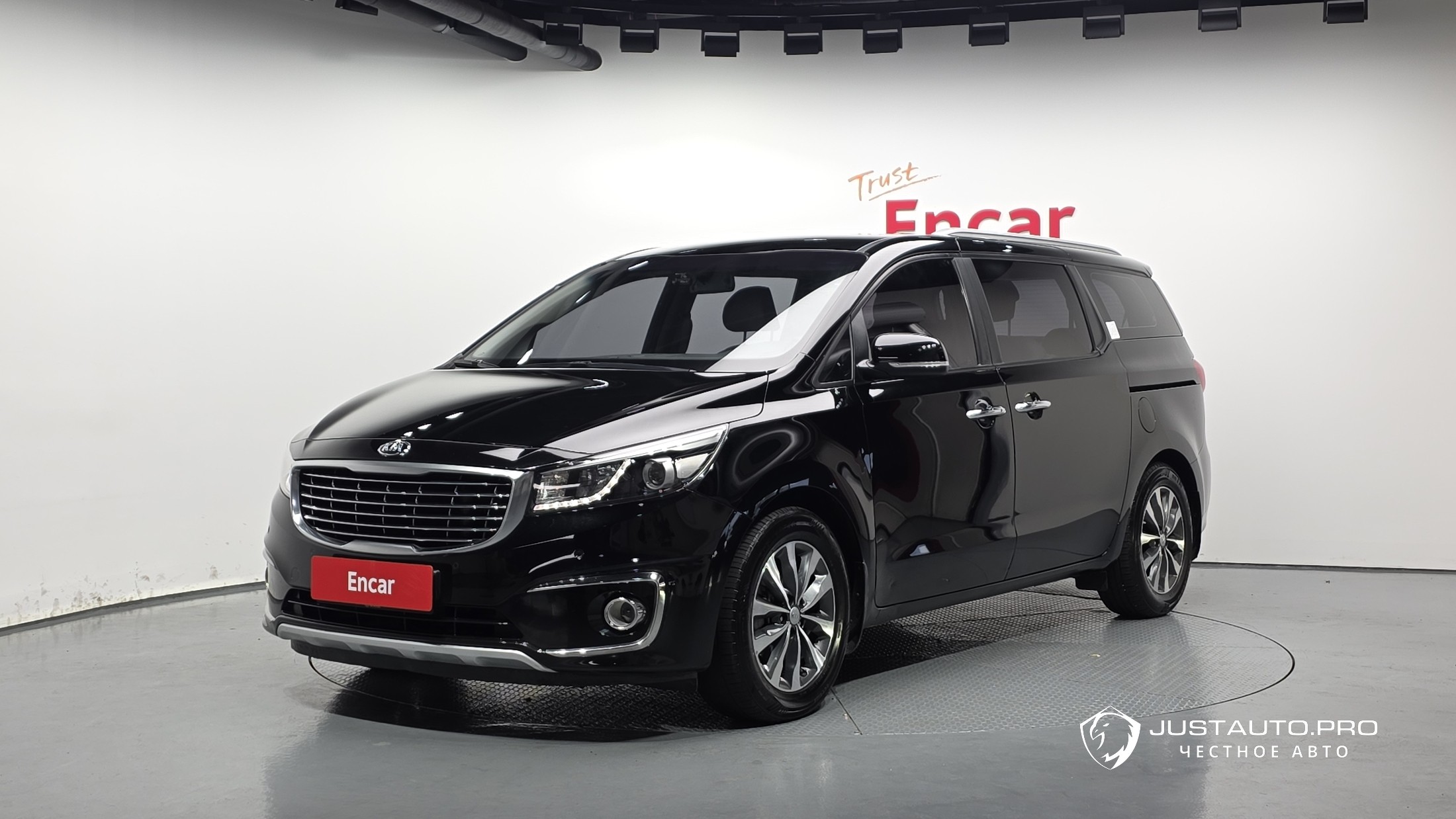 Автомобиль Kia Canival