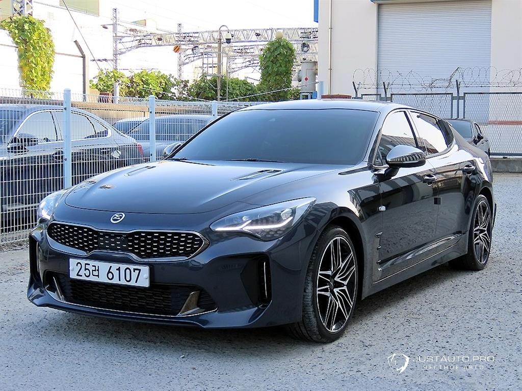 Автомобиль Kia Stinger