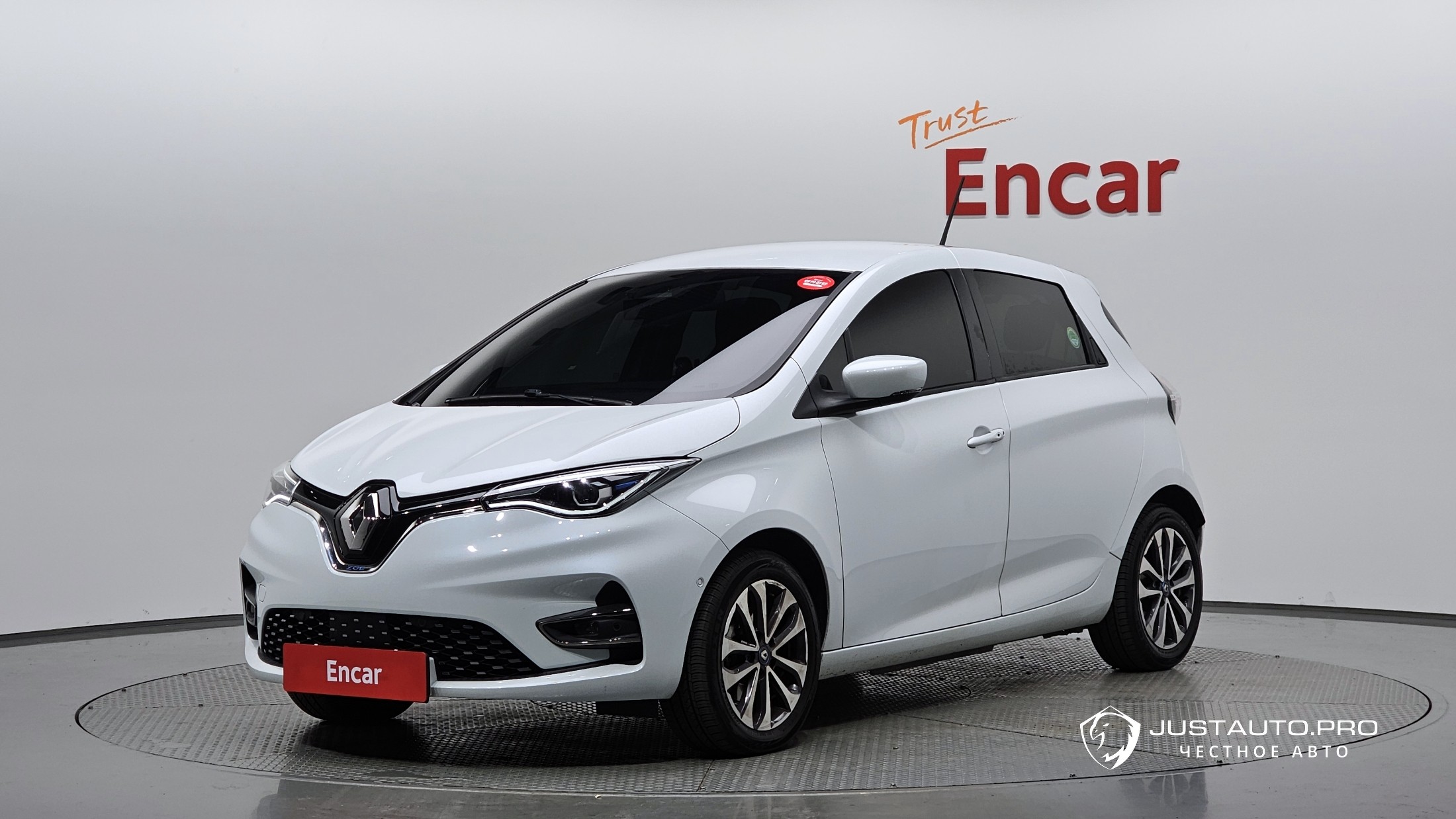 Автомобиль Renault-KoreaSamsung Zoe